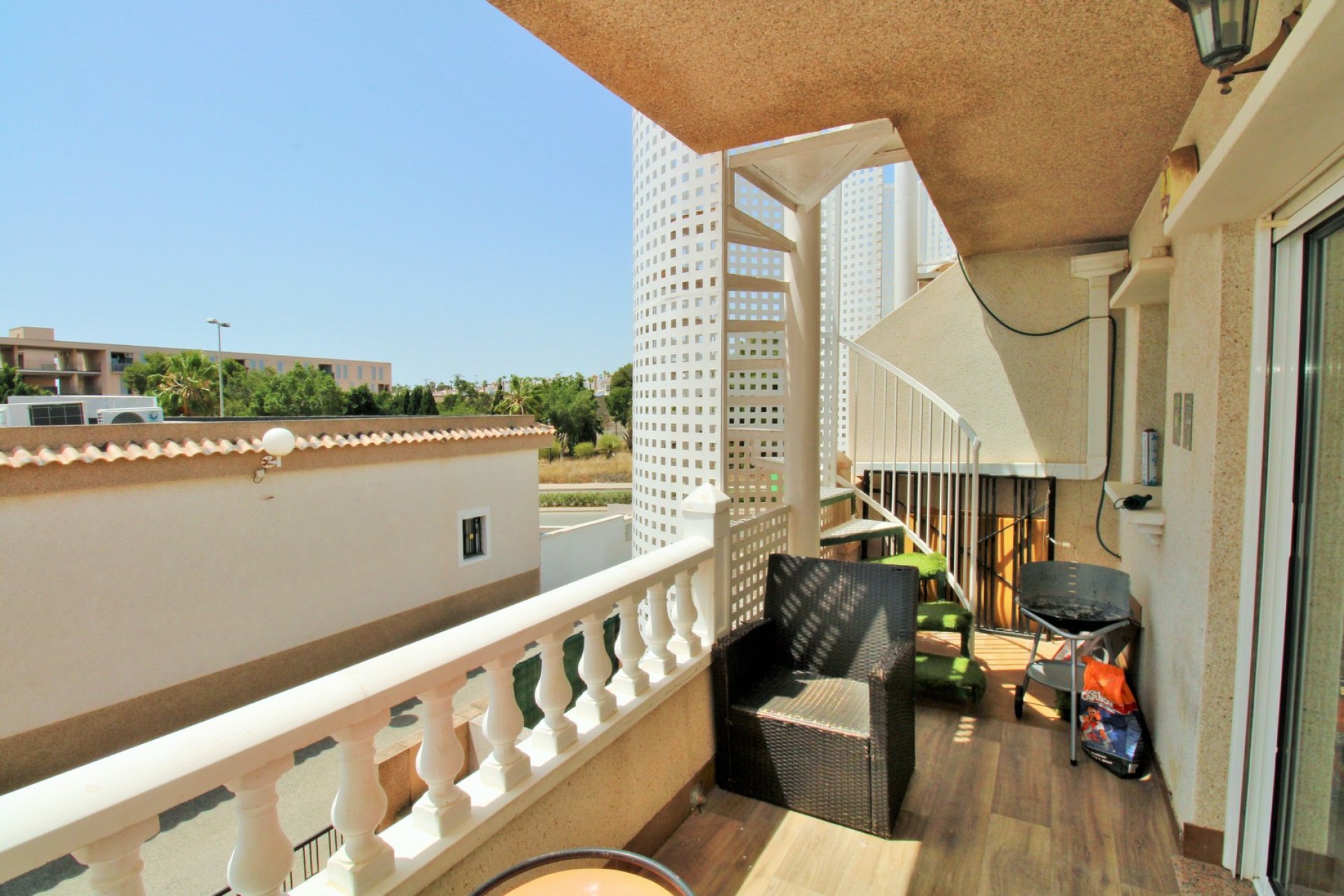 Resale - Apartment -
Villamartín - PAU 8