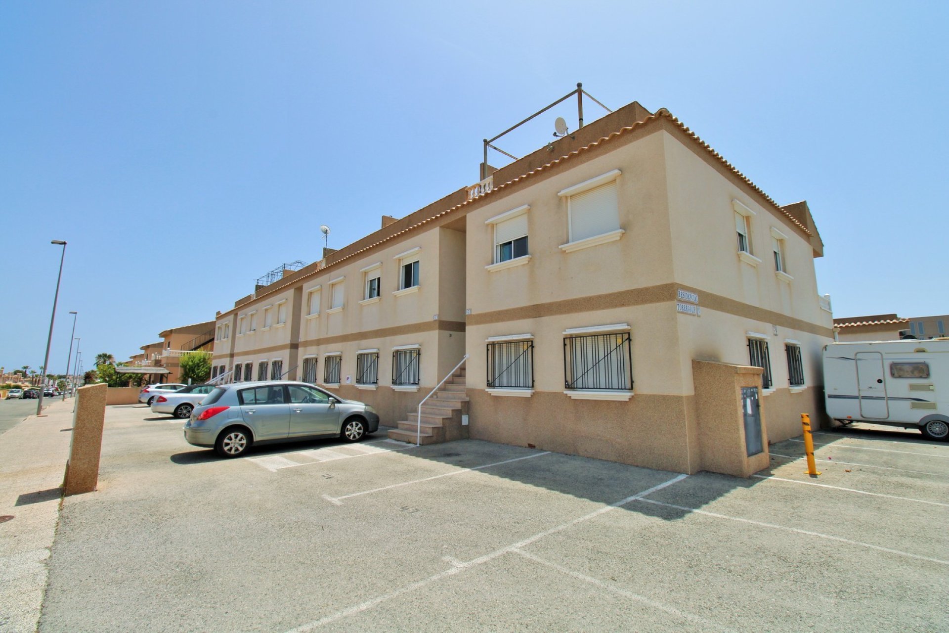 Resale - Apartment -
Villamartín - PAU 8