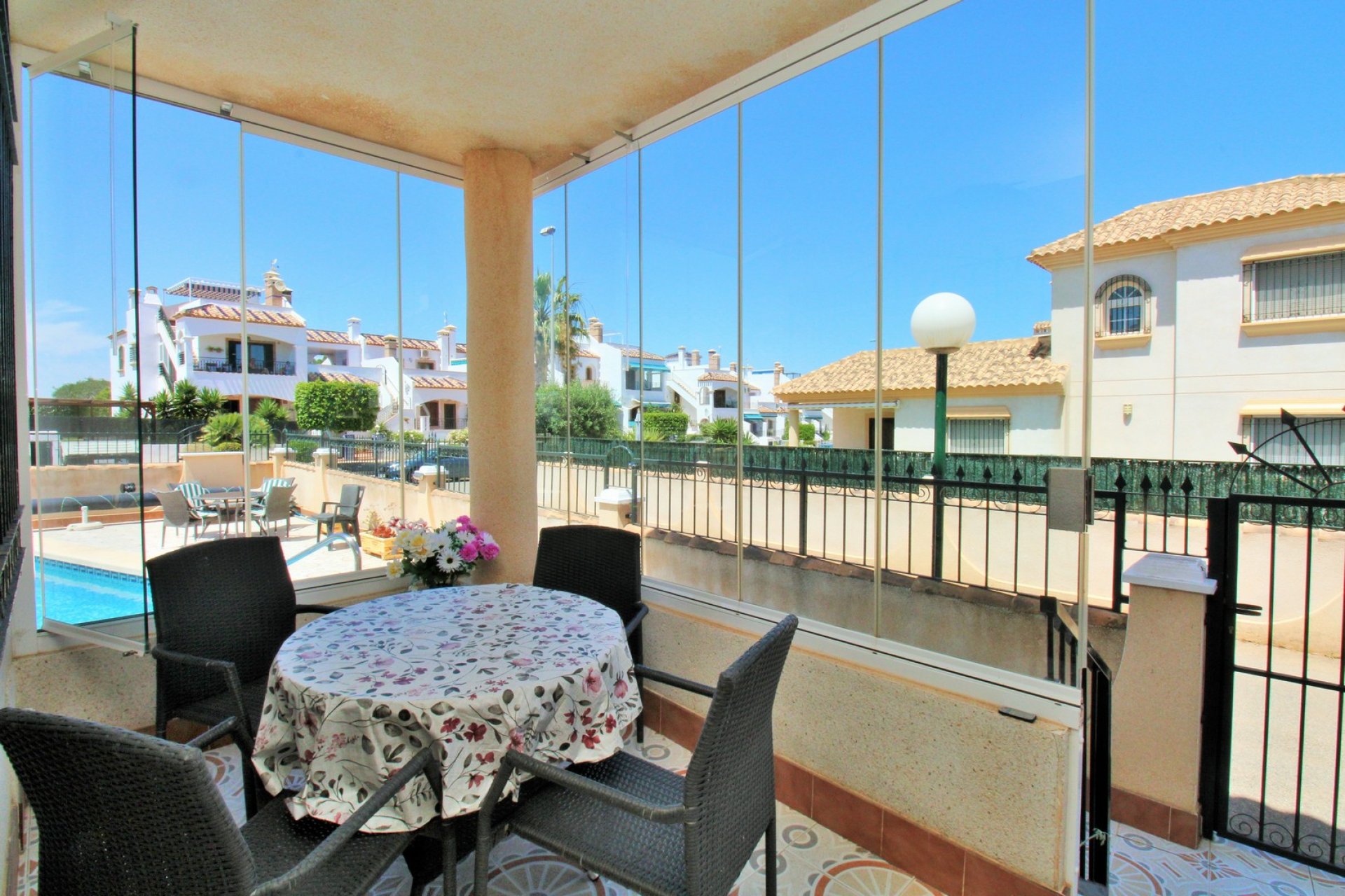 Resale - Apartment -
Villamartín - PAU 8