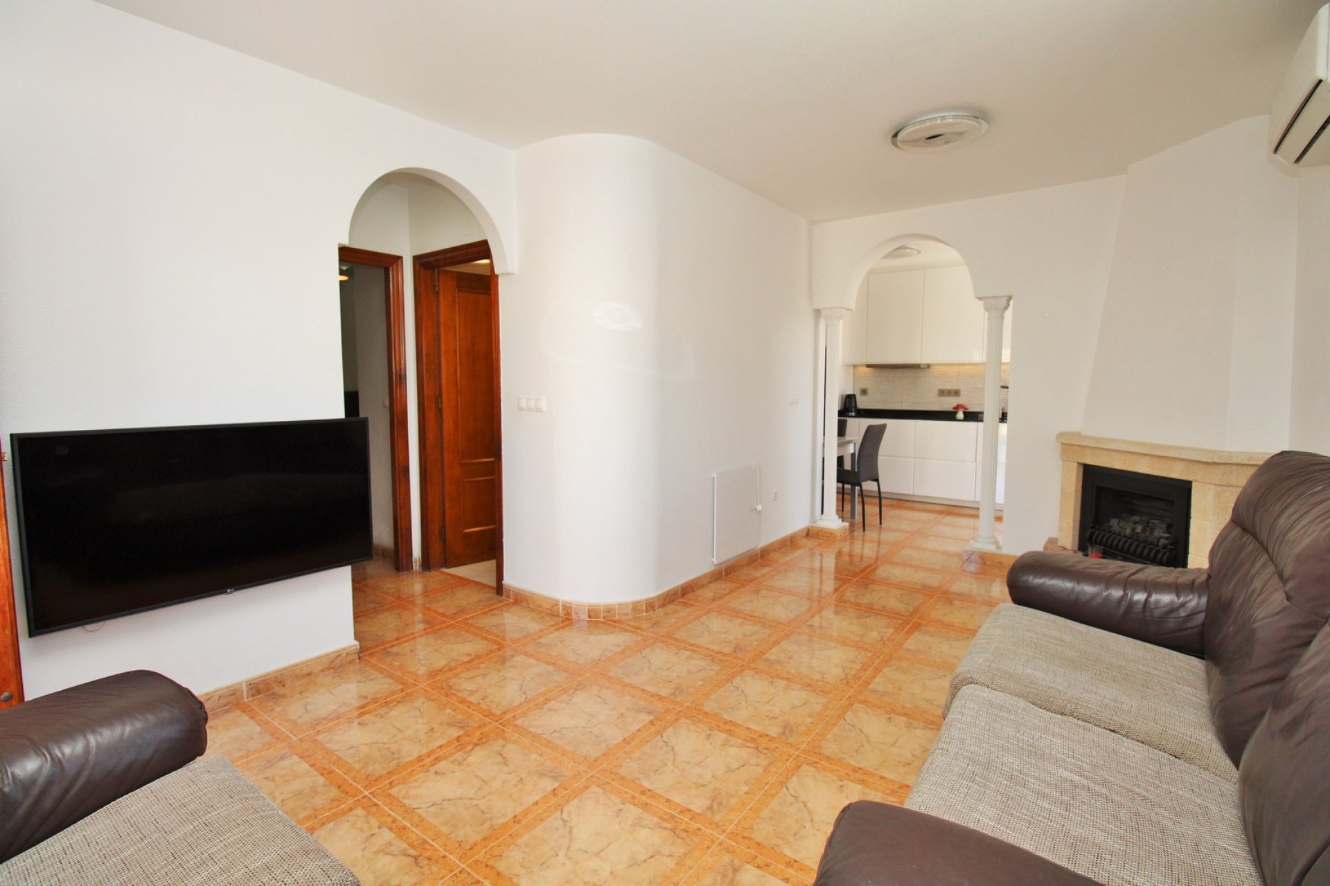 Resale - Apartment -
Villamartín - PAU 8