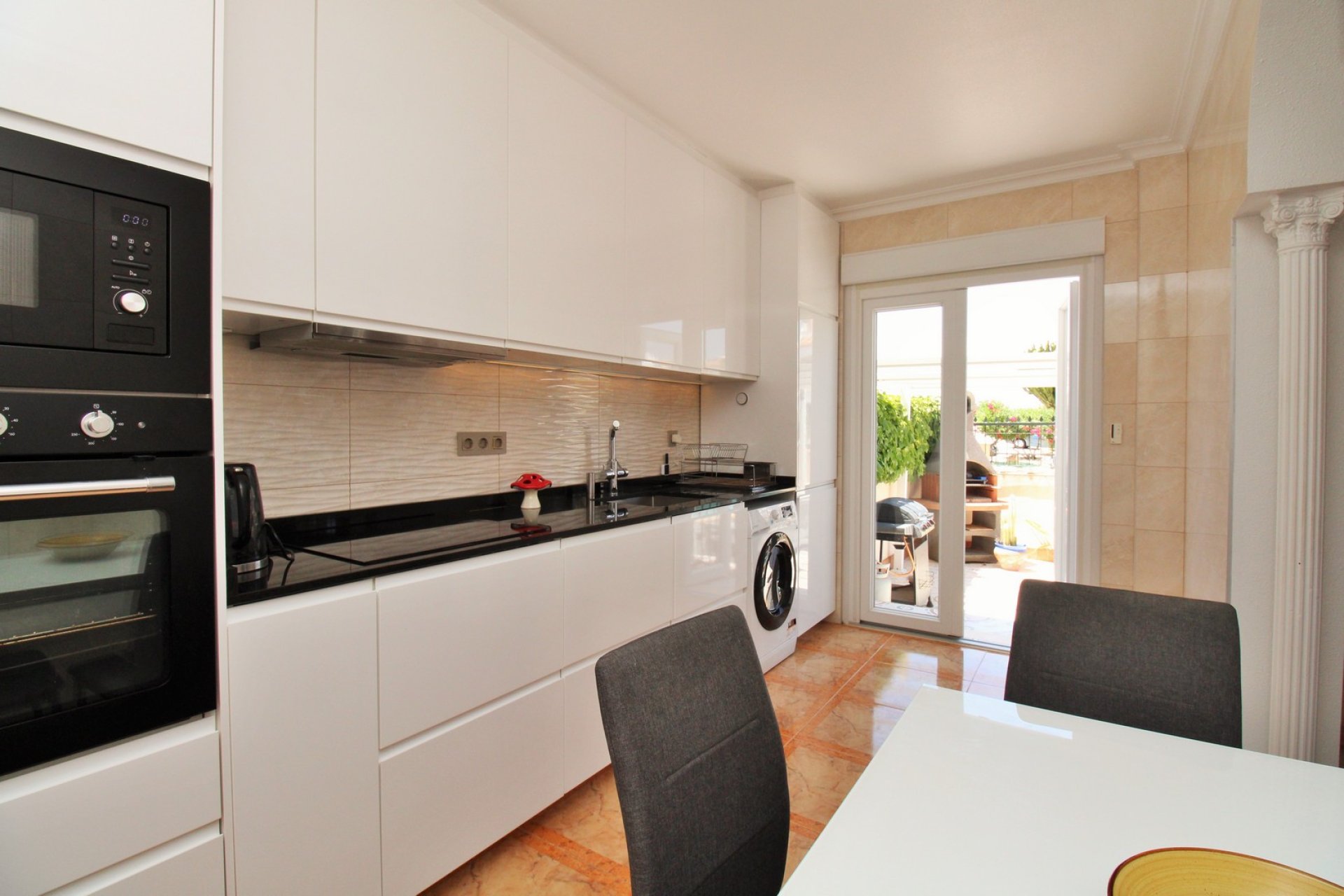 Resale - Apartment -
Villamartín - PAU 8