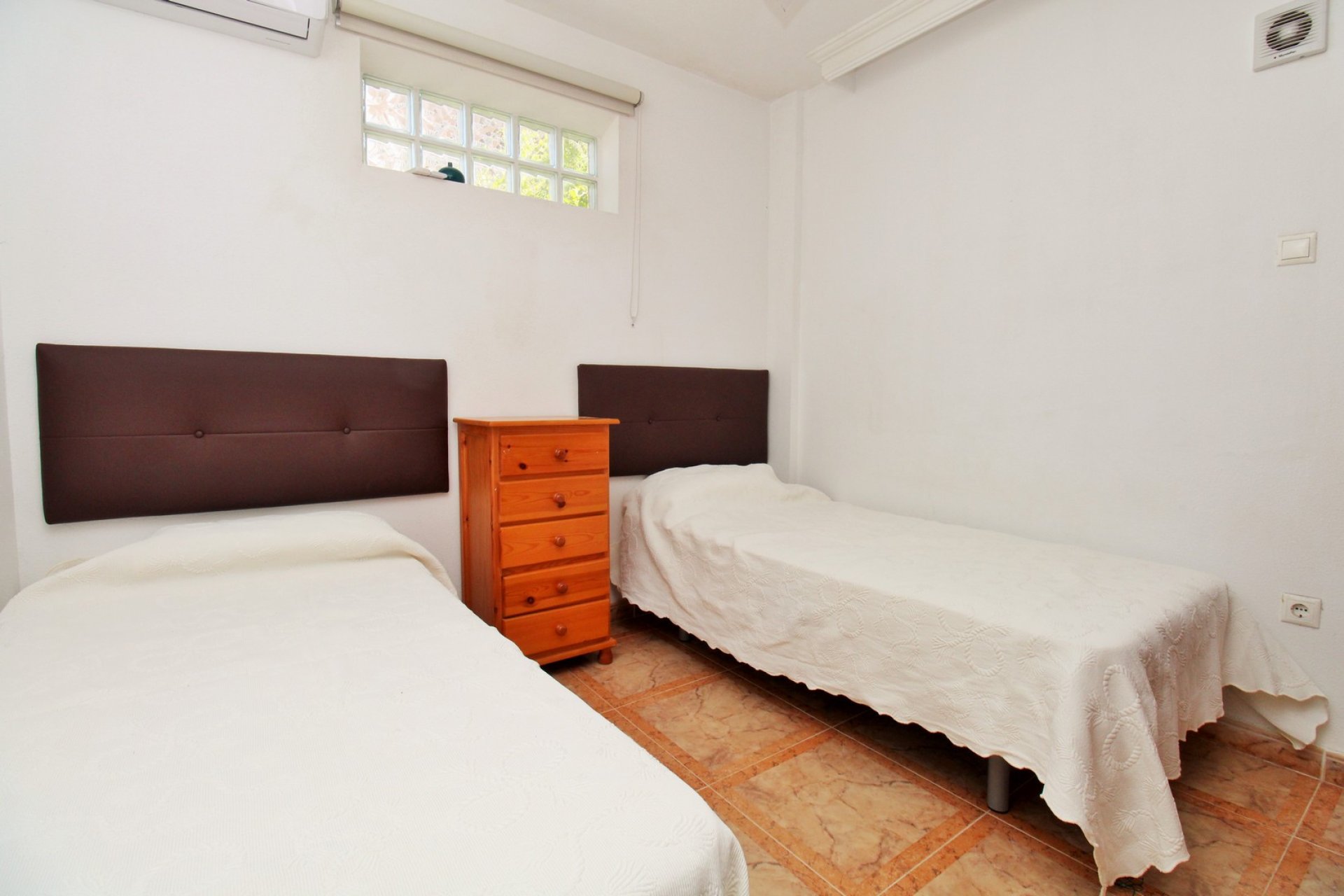 Resale - Apartment -
Villamartín - PAU 8
