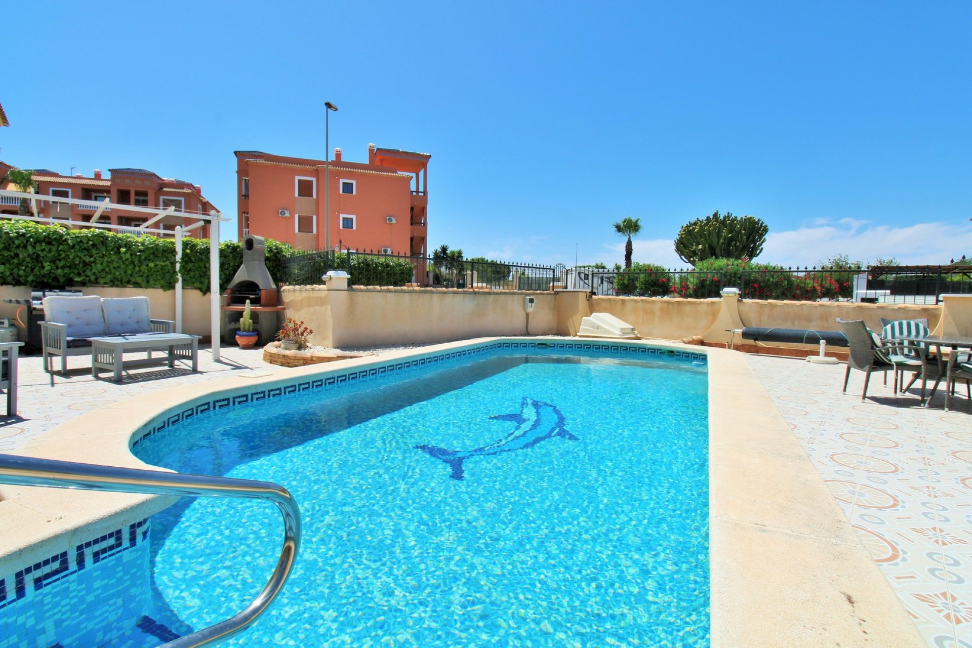 Resale - Apartment -
Villamartín - PAU 8