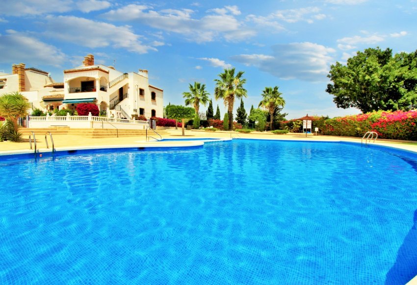 Resale - Apartment -
Villamartín - PAU 8