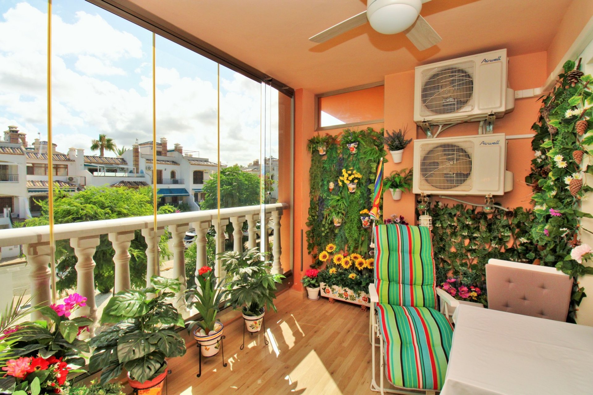 Resale - Apartment -
Villamartín - PAU 8