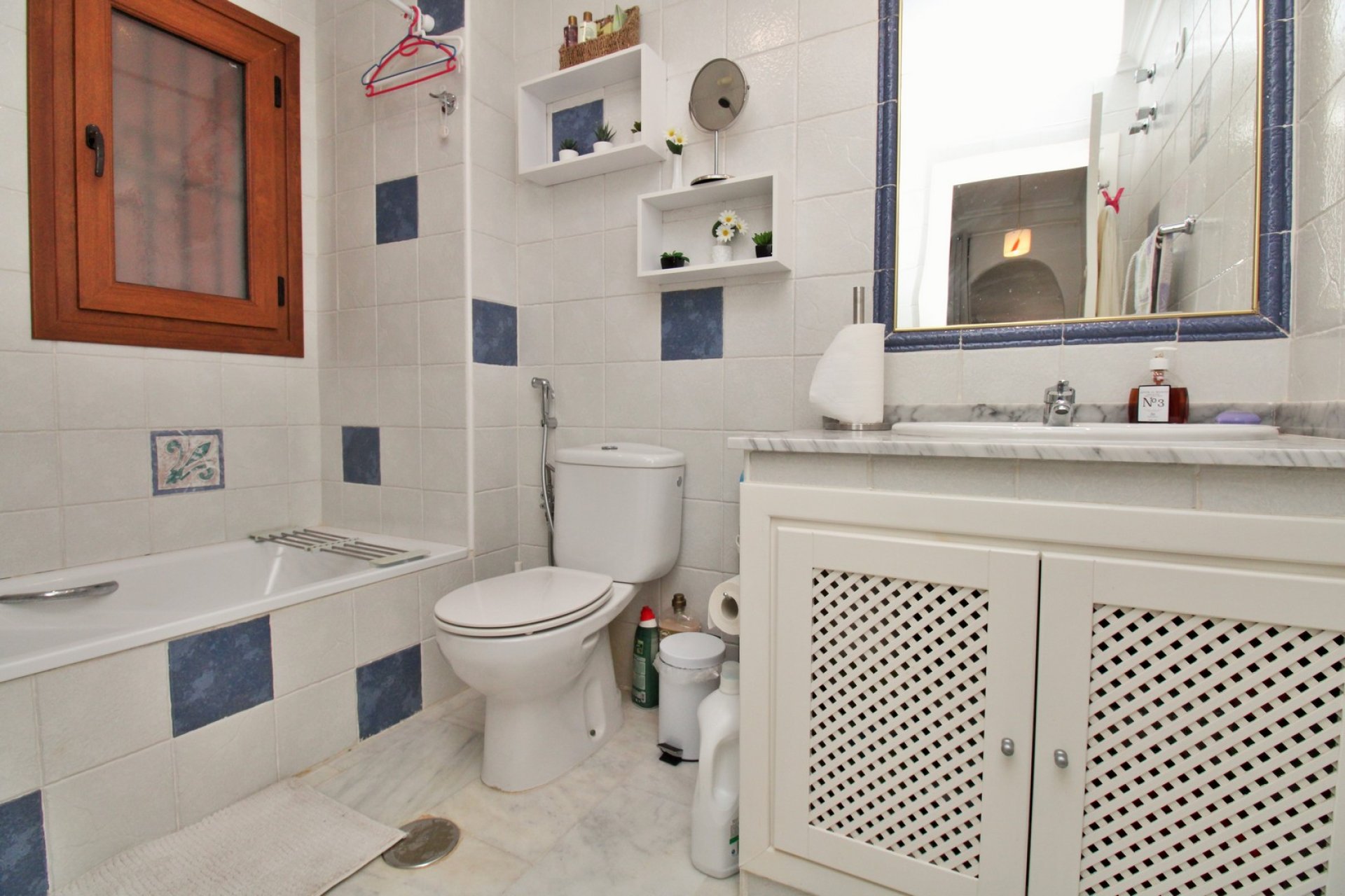 Resale - Apartment -
Villamartín - PAU 8