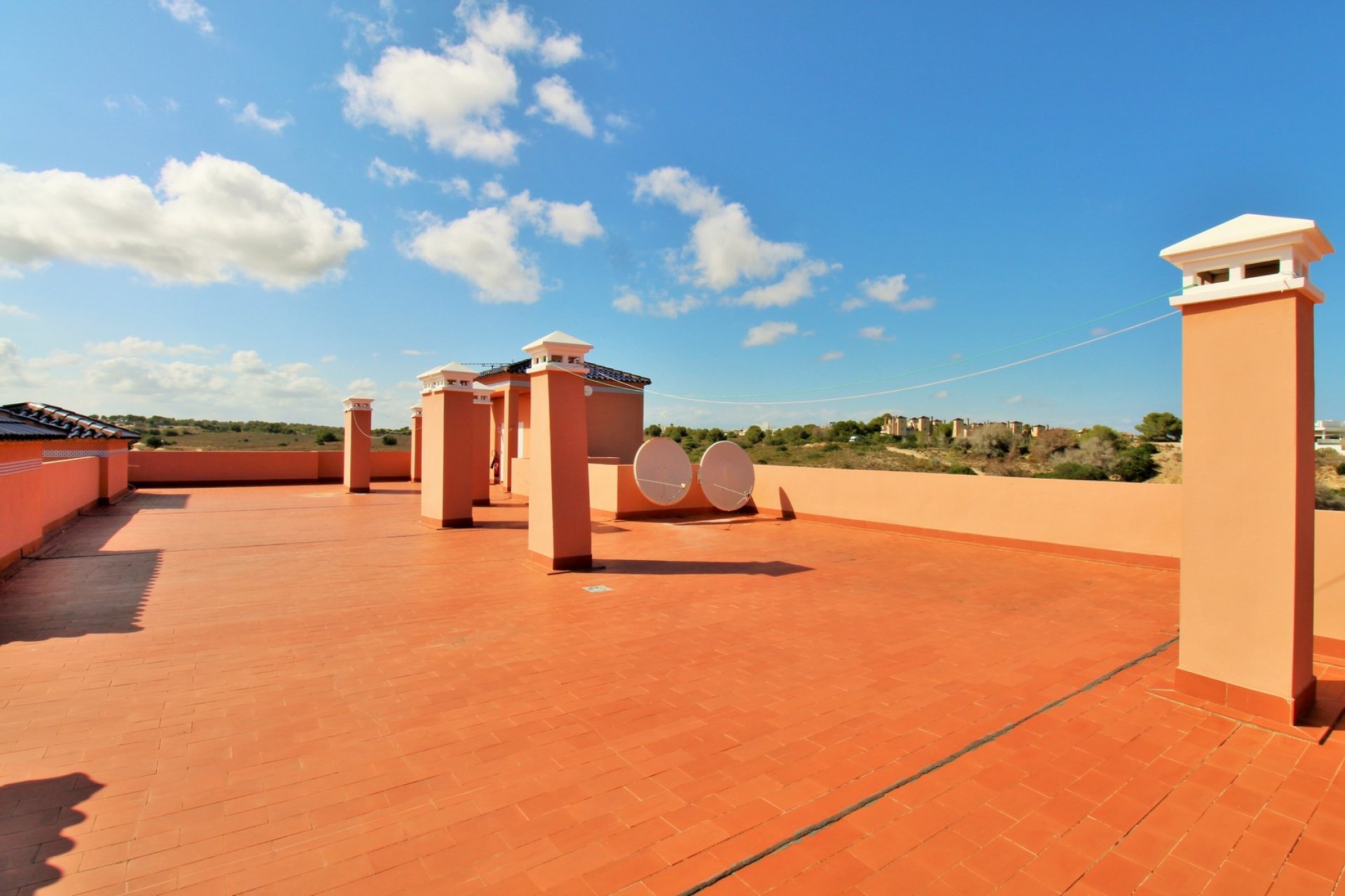 Resale - Apartment -
Villamartín - PAU 8