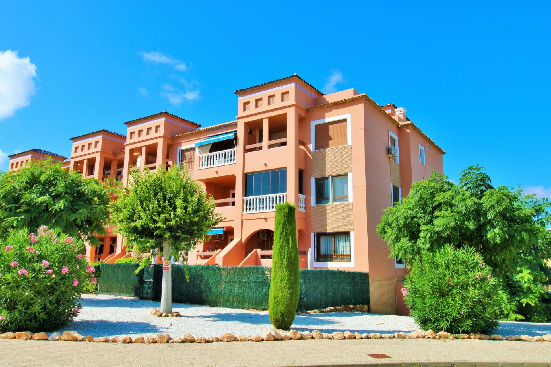 Resale - Apartment -
Villamartín - PAU 8