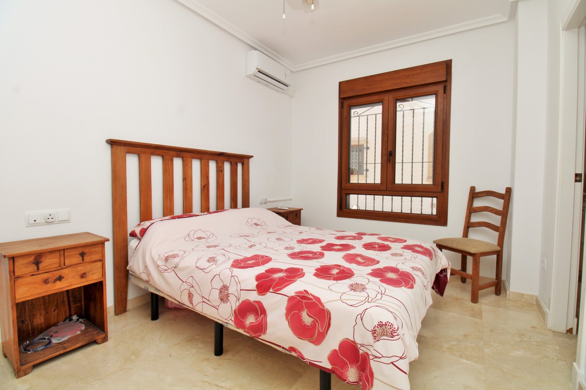 Resale - Apartment -
Villamartín - PAU 8