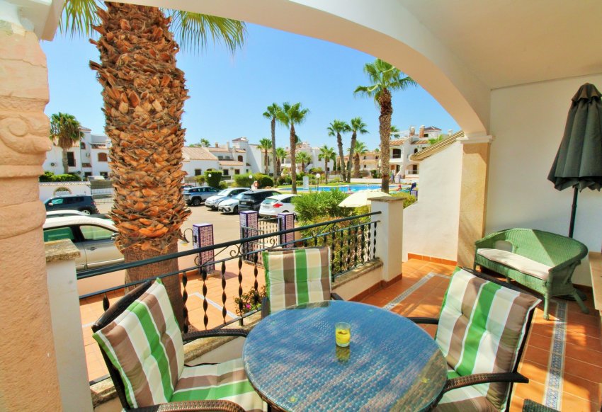 Resale - Apartment -
Villamartín - PAU 8