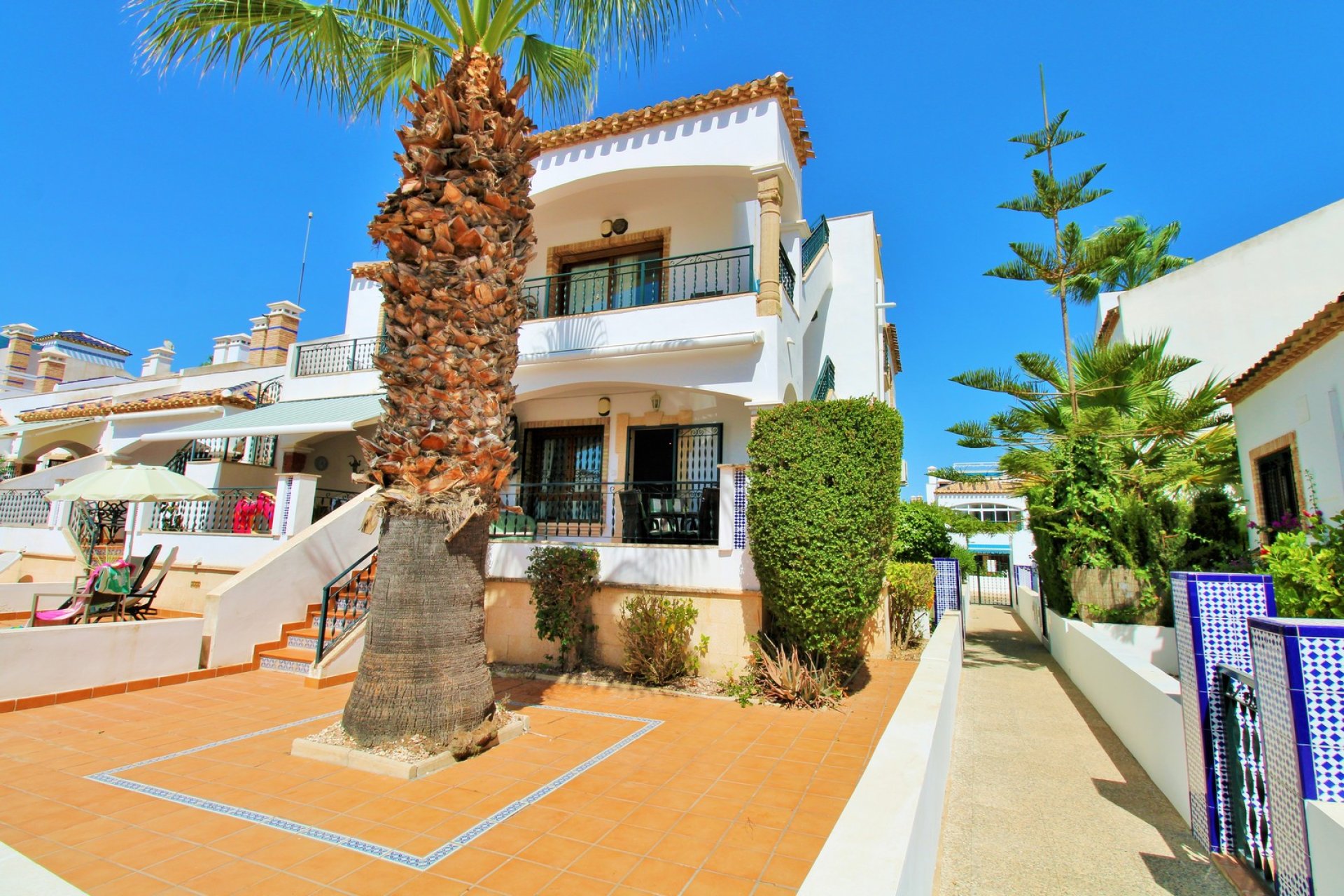 Resale - Apartment -
Villamartín - PAU 8