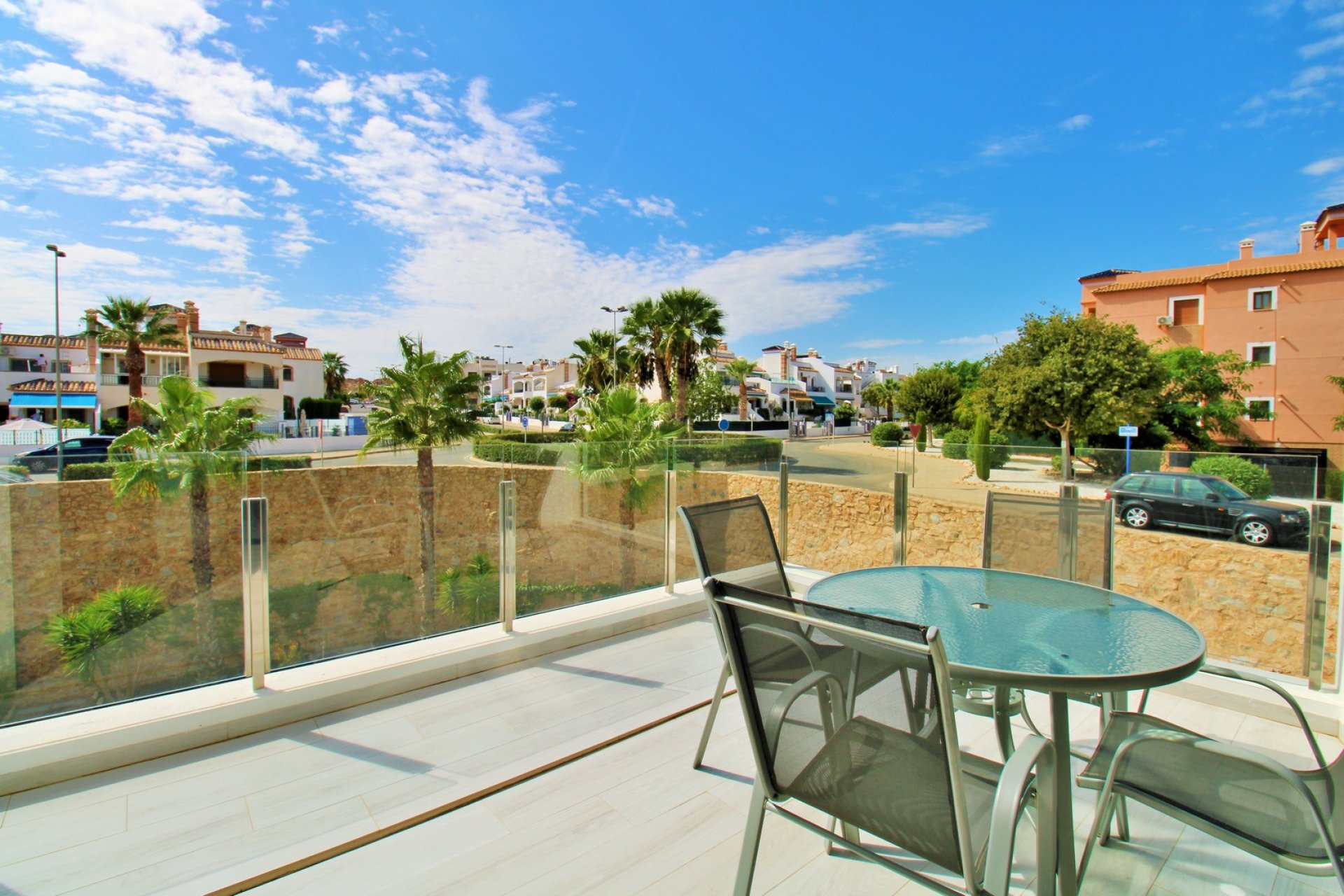 Resale - Apartment -
Villamartín - PAU 8