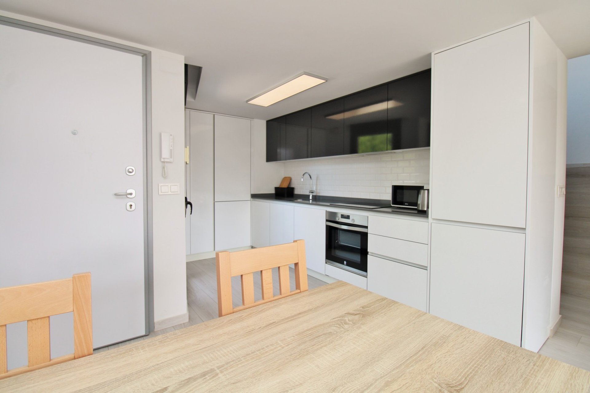 Resale - Apartment -
Villamartín - PAU 8