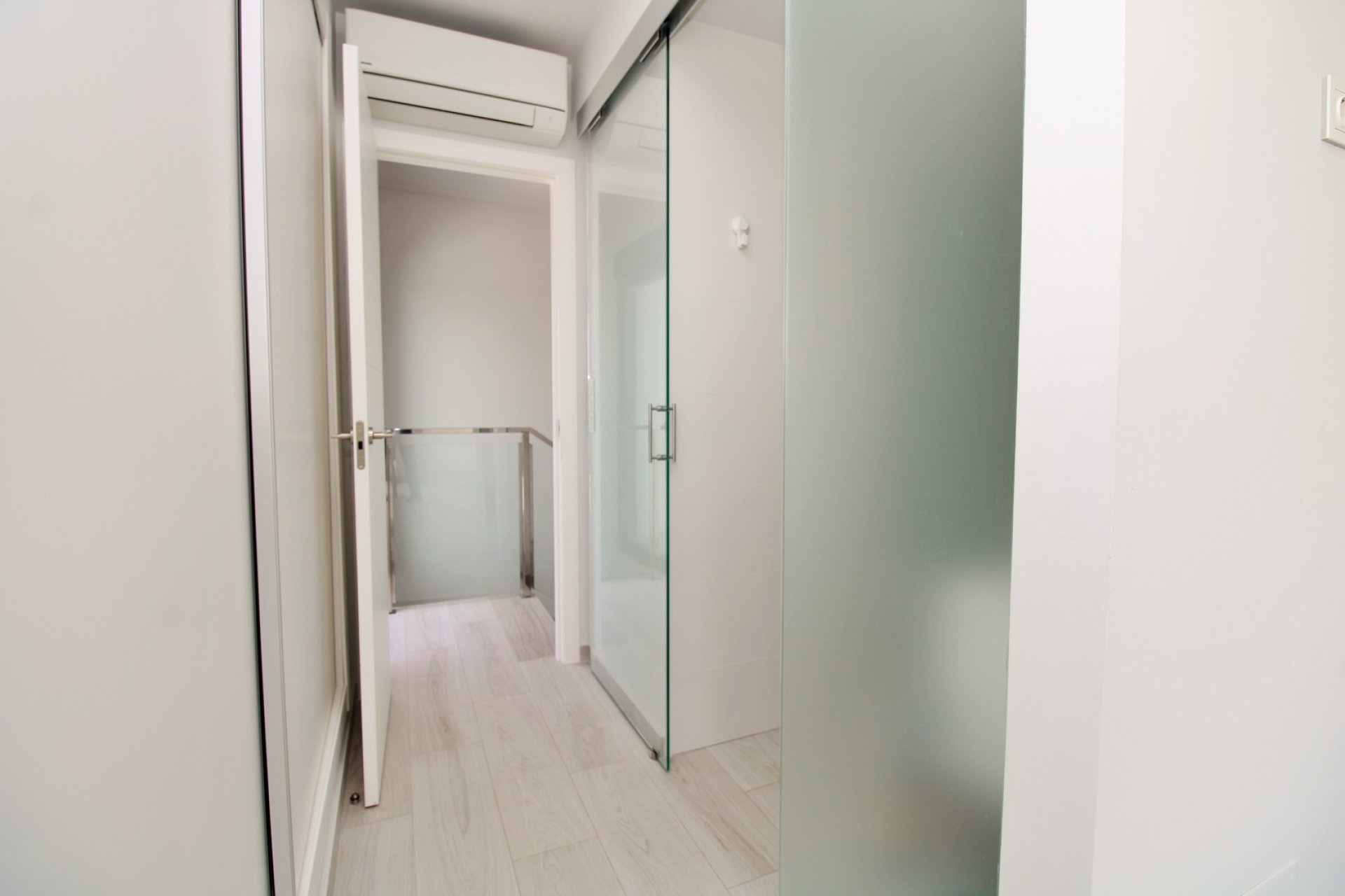 Resale - Apartment -
Villamartín - PAU 8