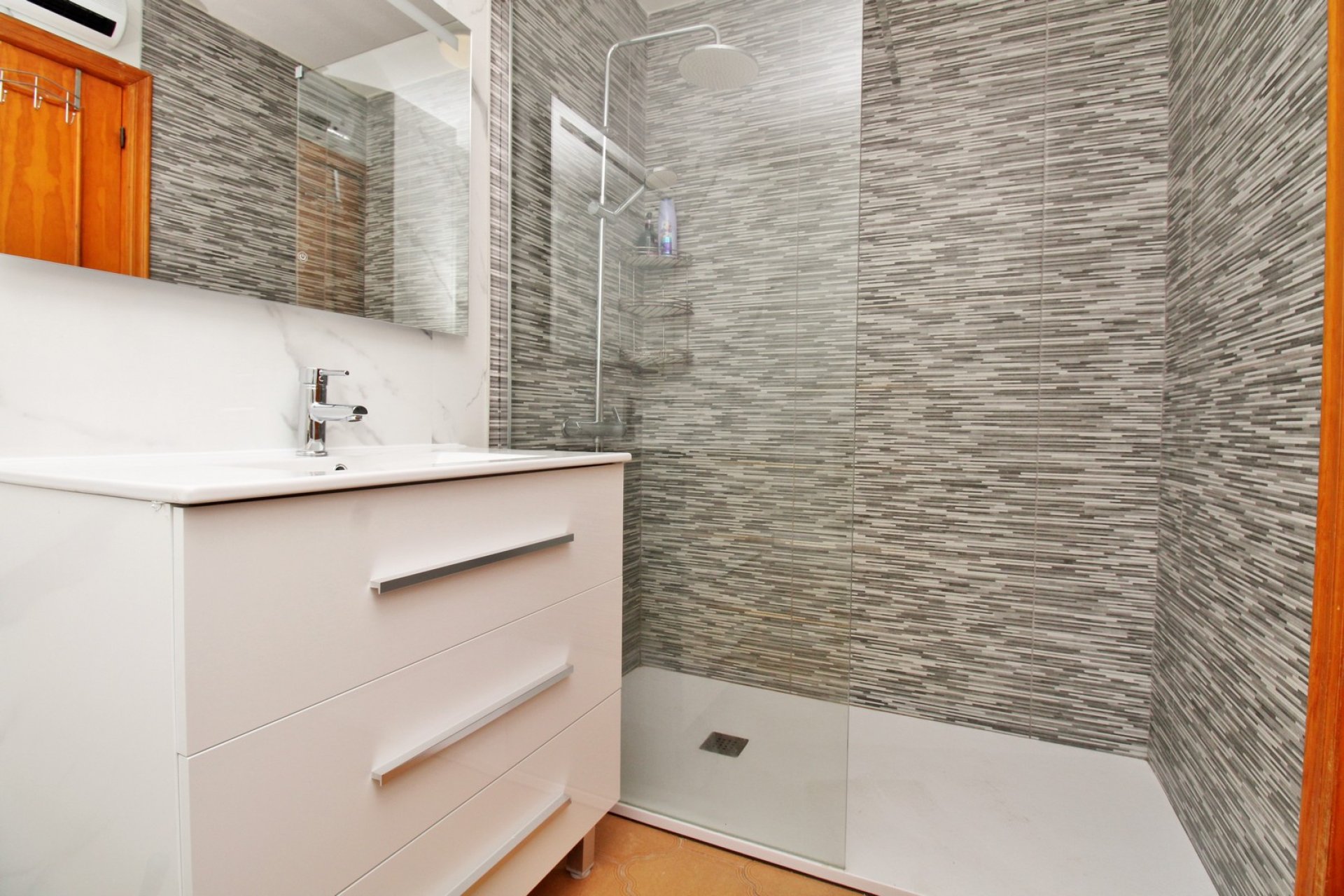 Resale - Apartment -
Villamartín - Villamartin