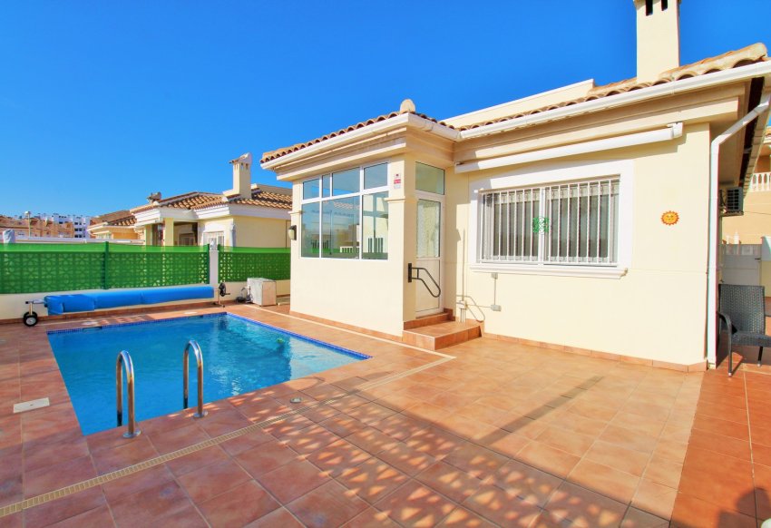 Resale - Bungalow -
Villamartín - Villamartin