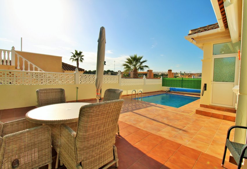 Resale - Bungalow -
Villamartín - Villamartin
