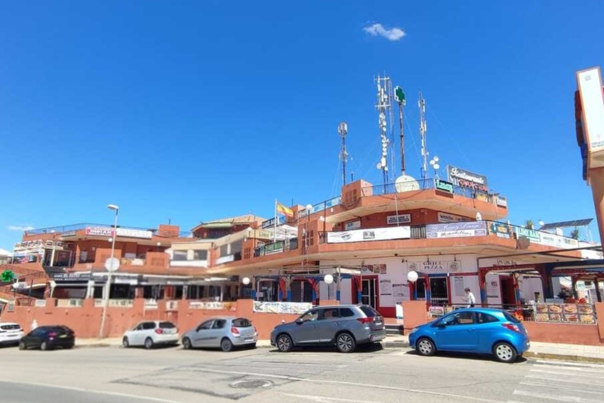 Resale - Commercial -
Los Altos