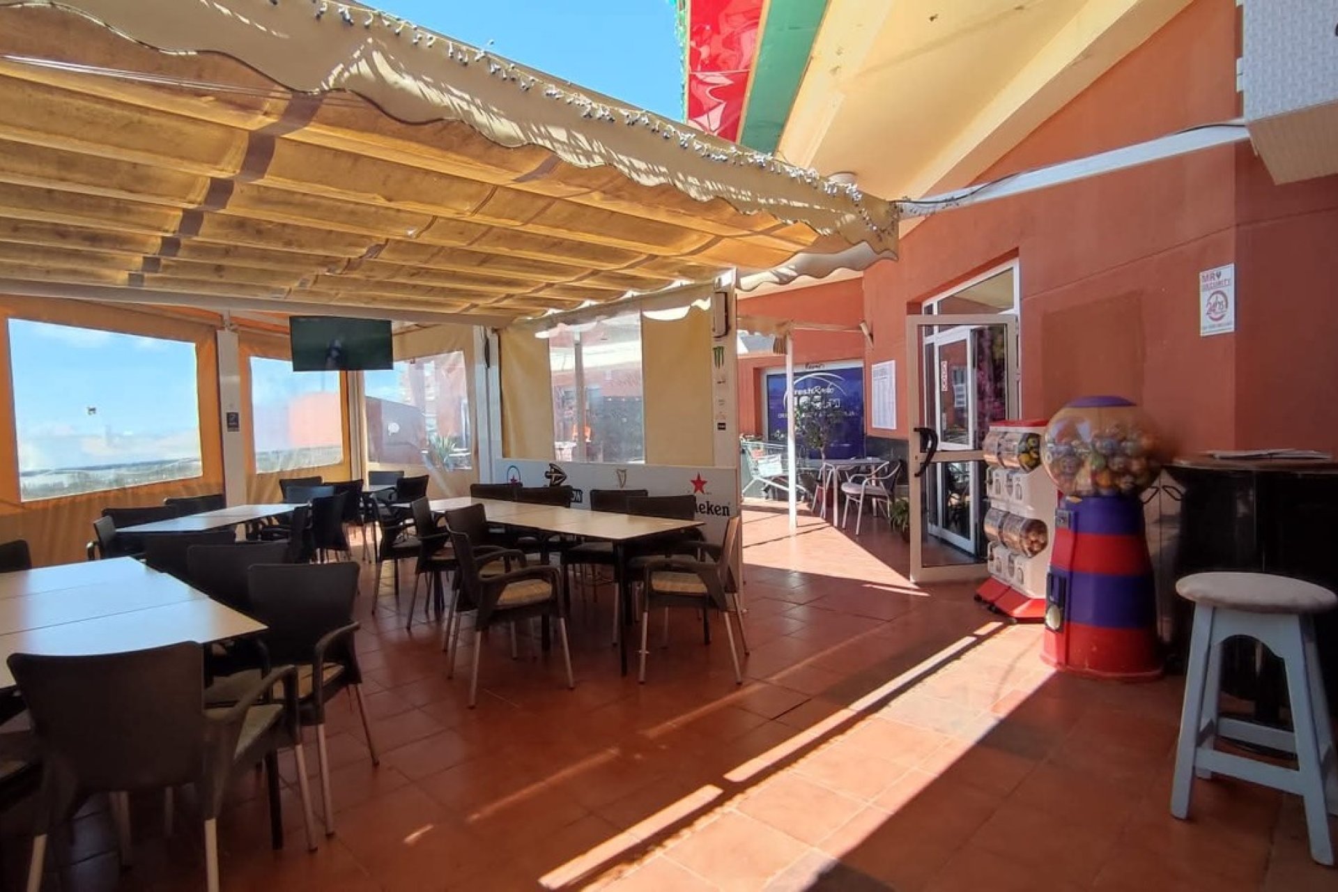 Resale - Commercial -
Los Altos