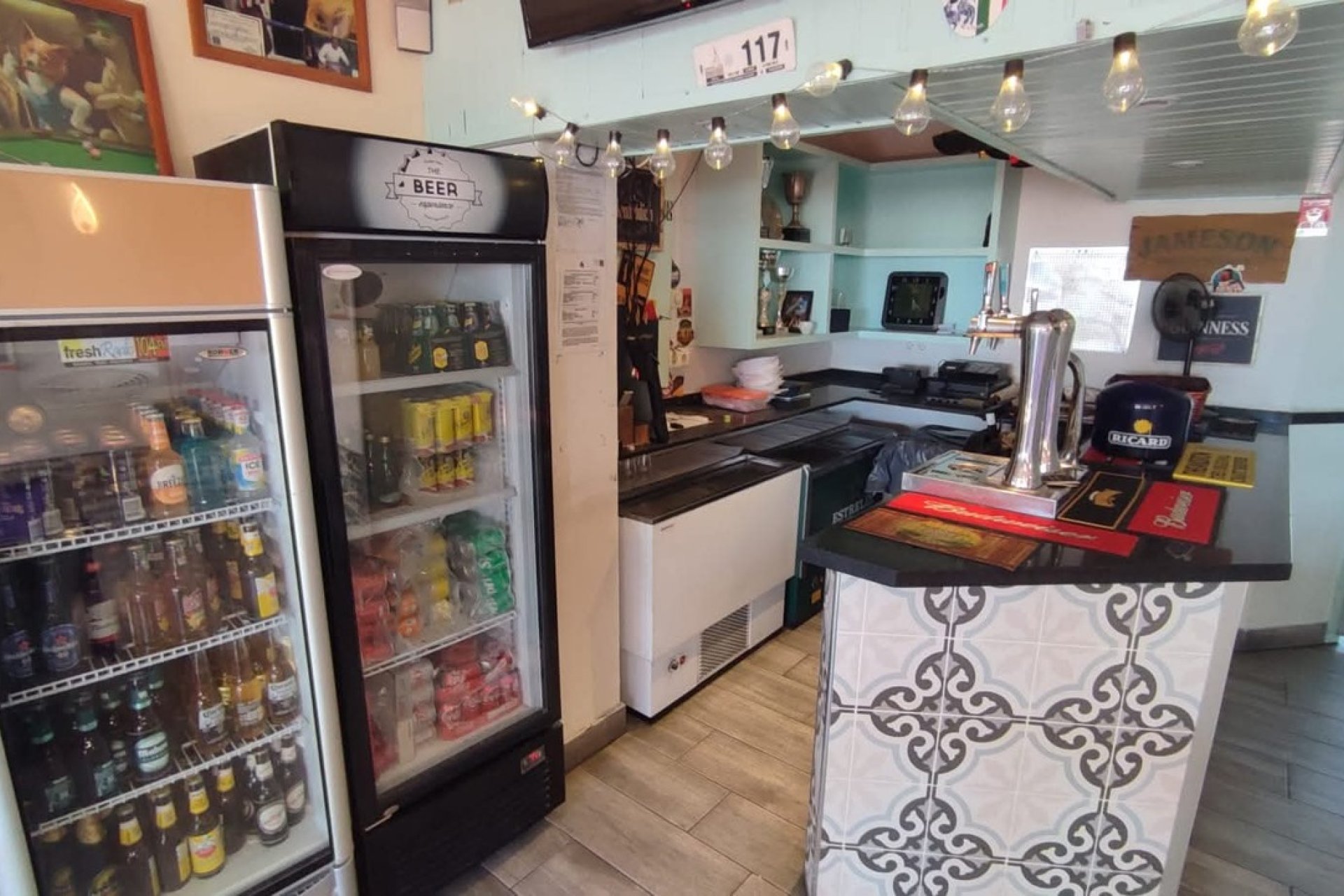 Resale - Commercial -
Los Altos