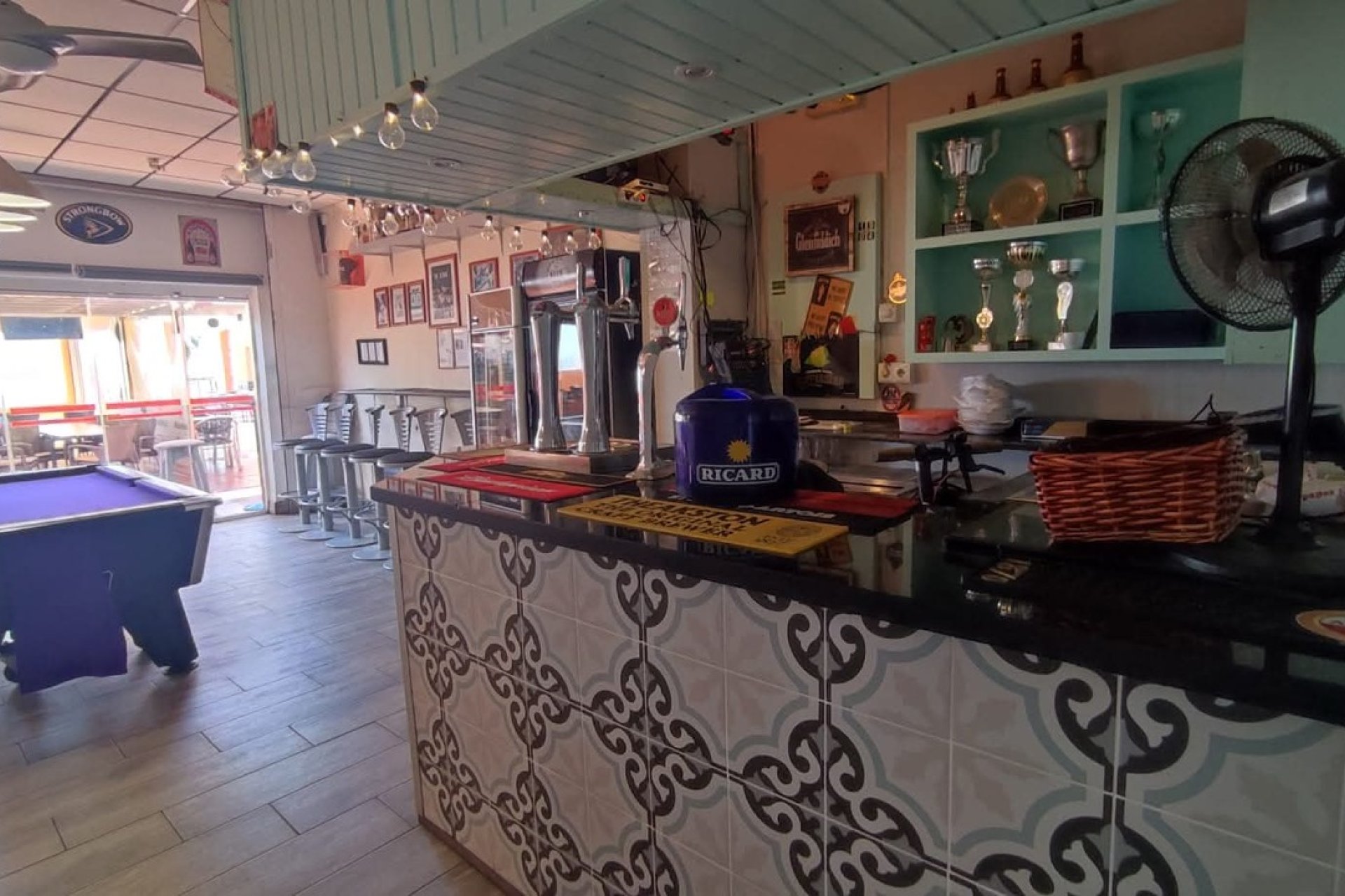 Resale - Commercial -
Los Altos