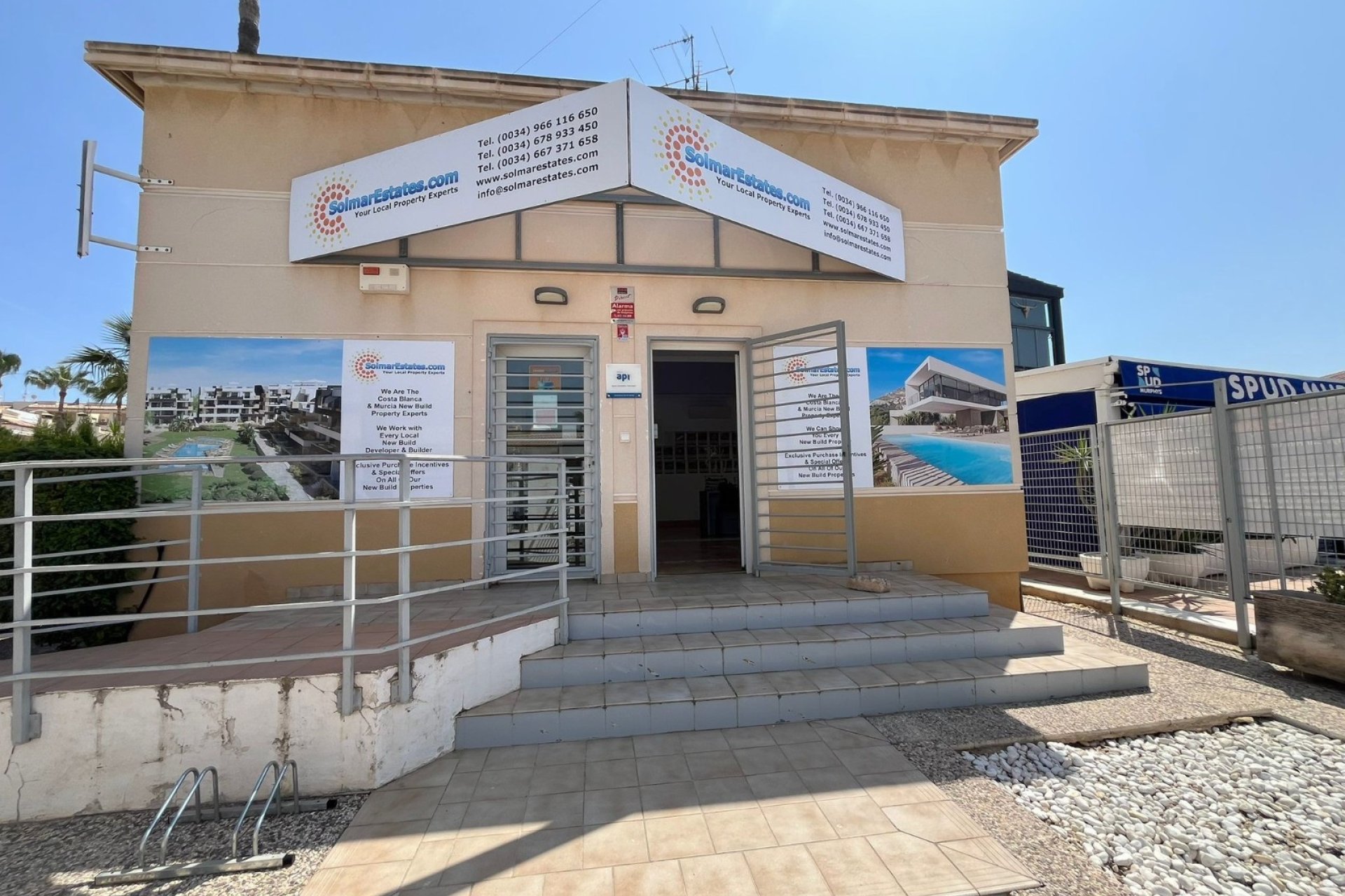 Resale - Commercial -
Orihuela Costa - Playa Flamenca