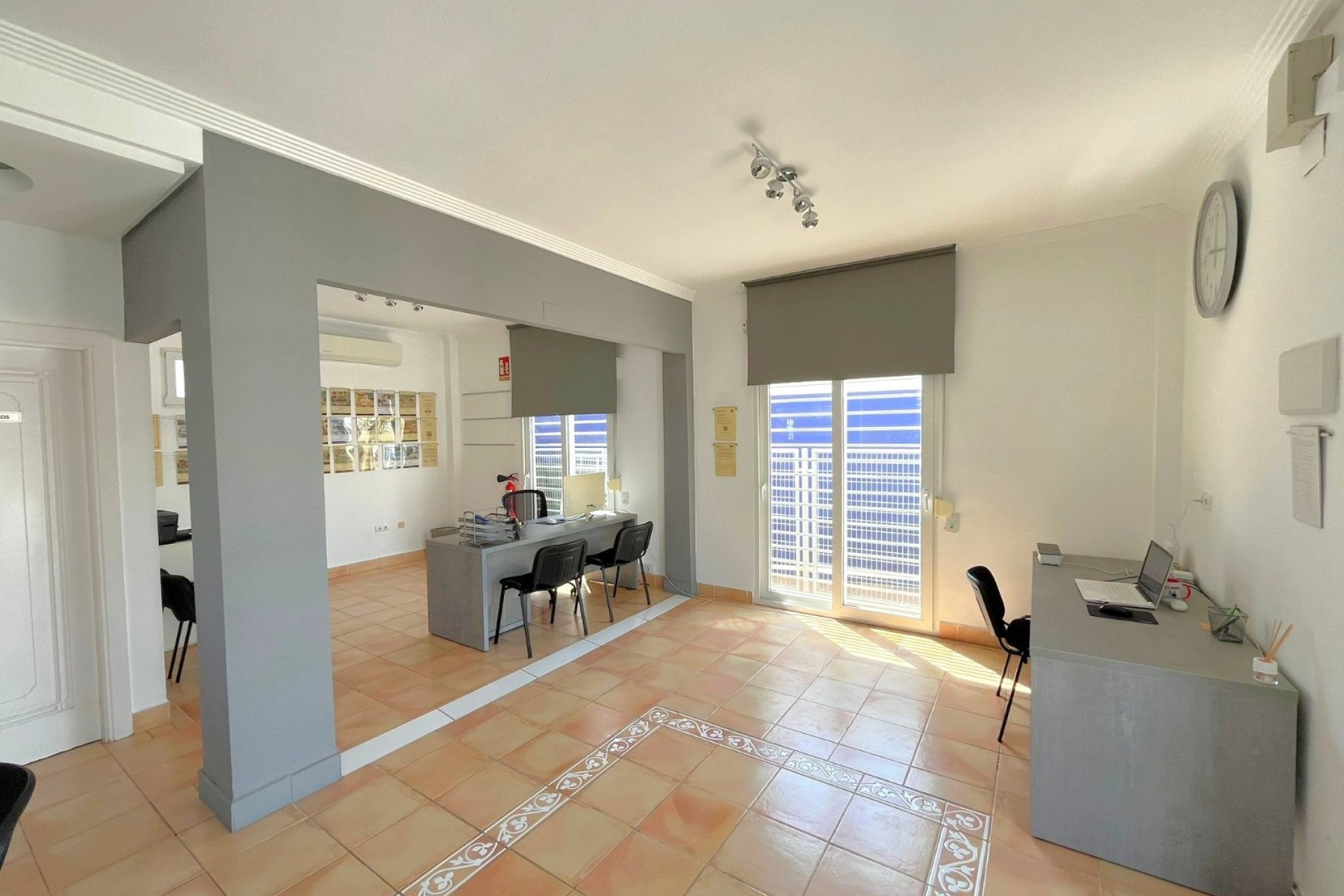 Resale - Commercial -
Orihuela Costa - Playa Flamenca