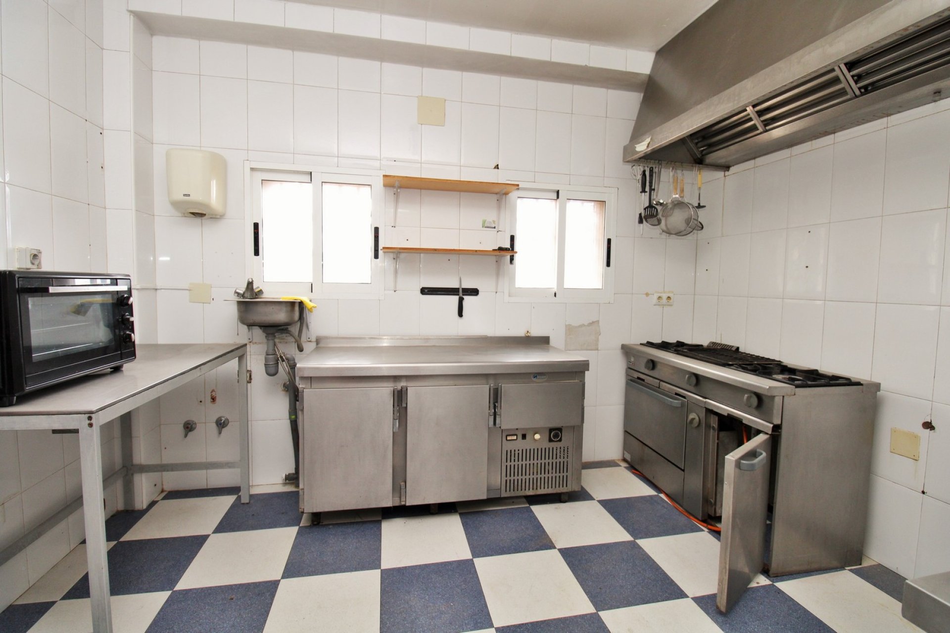 Resale - Commercial -
Villamartín - Villamartin