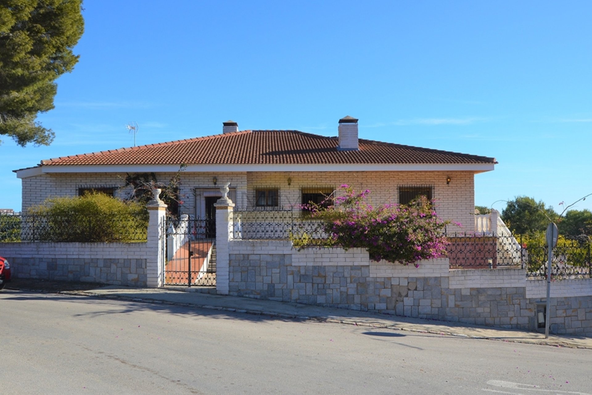 Resale - Detached Villa -
Campoamor