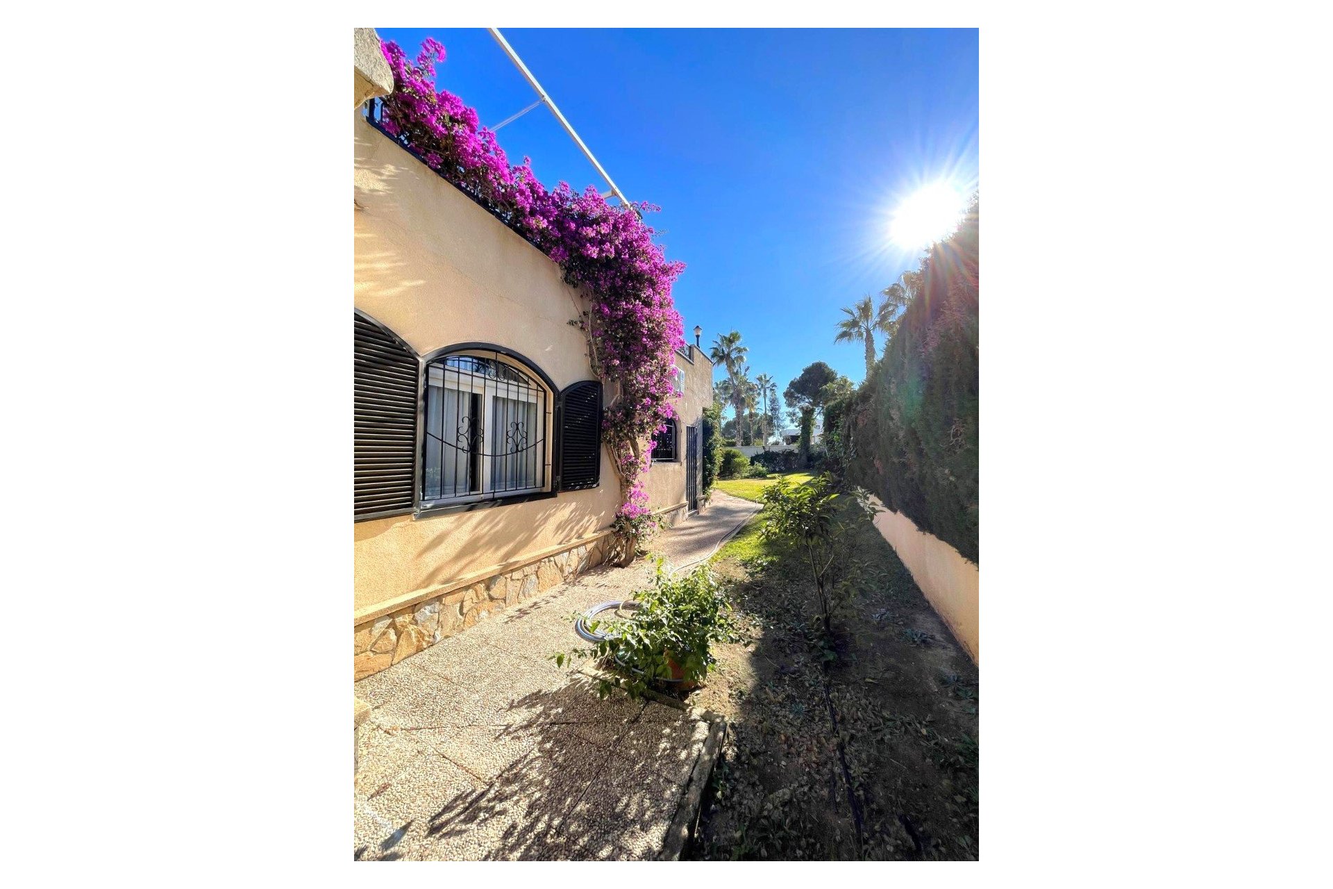 Resale - Detached Villa -
Villamartin