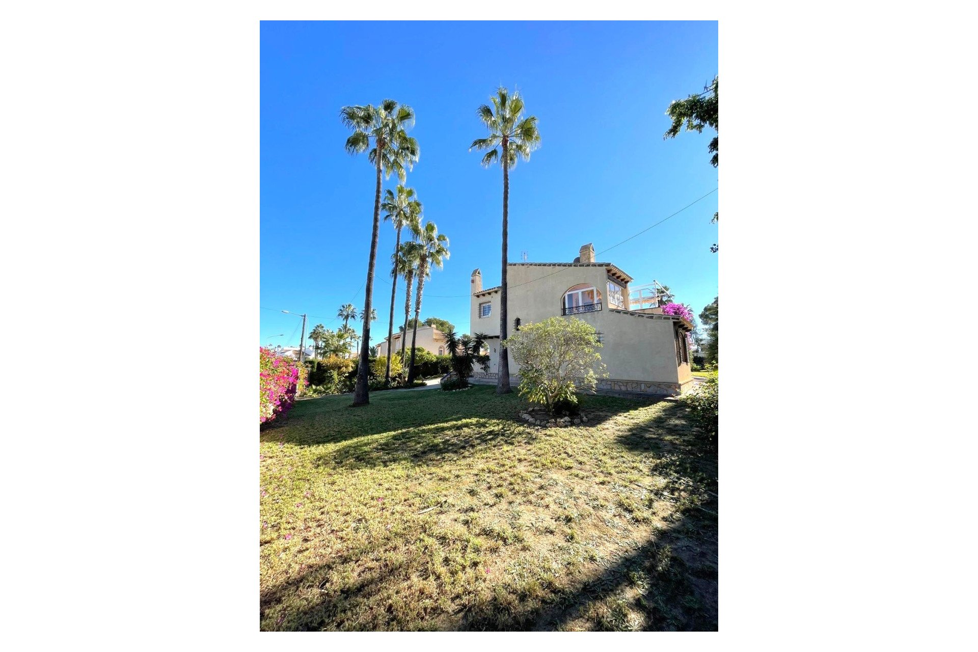 Resale - Detached Villa -
Villamartin