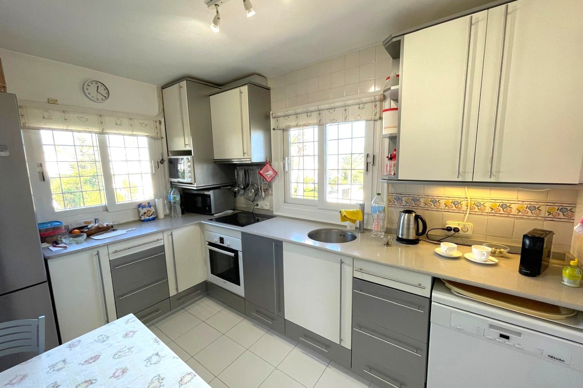 Resale - Detached Villa -
Villamartin