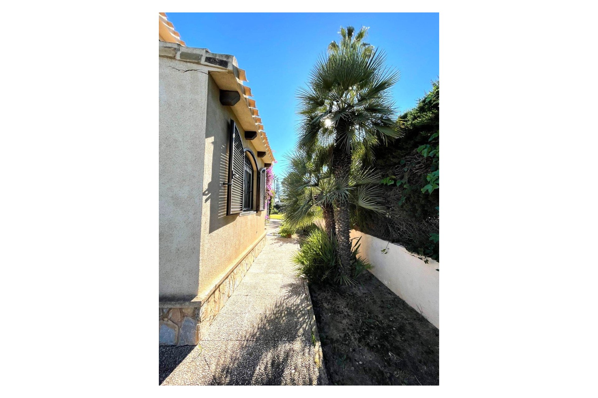 Resale - Detached Villa -
Villamartin