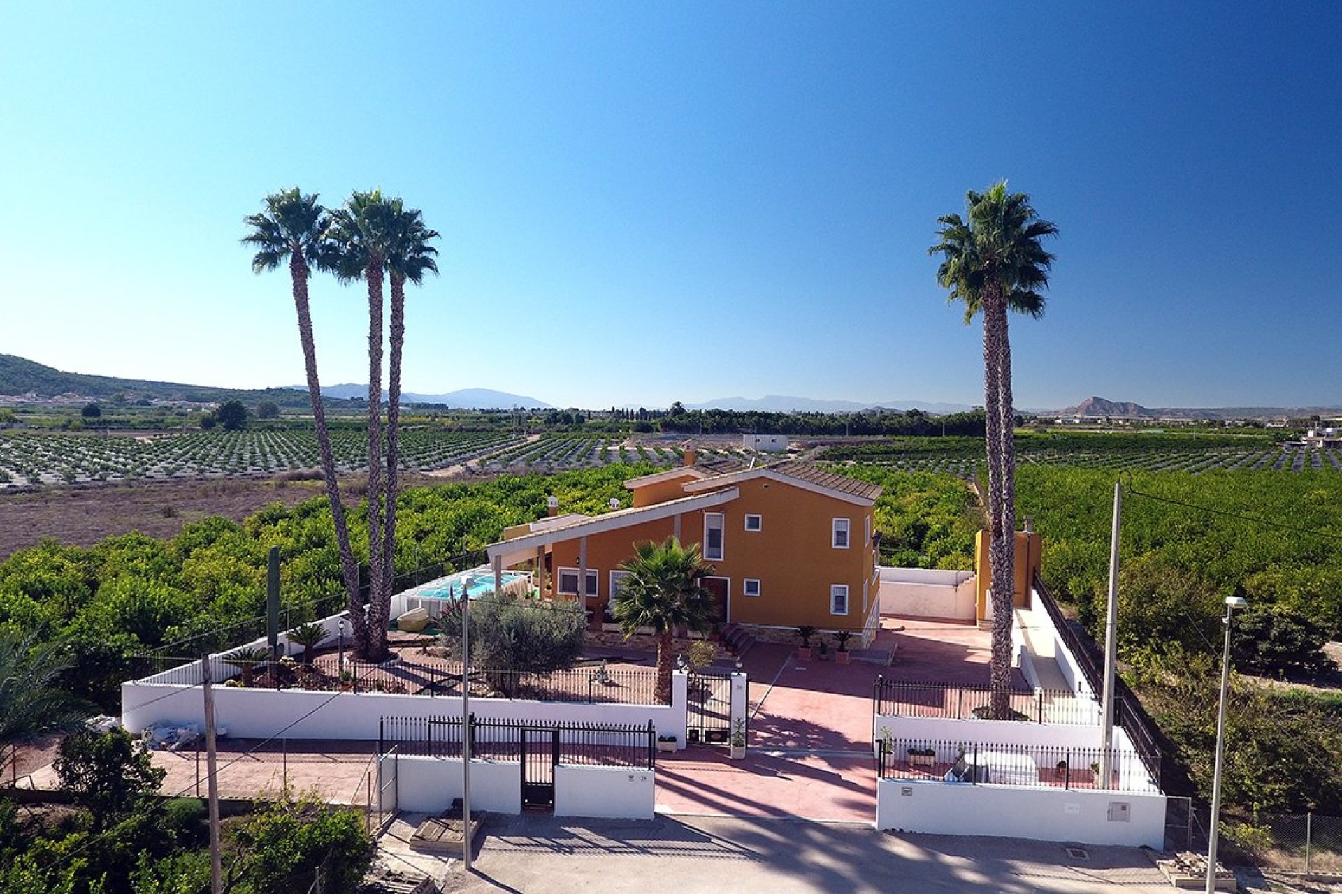 Resale - Finca -
Orihuela Costa - Orihuela
