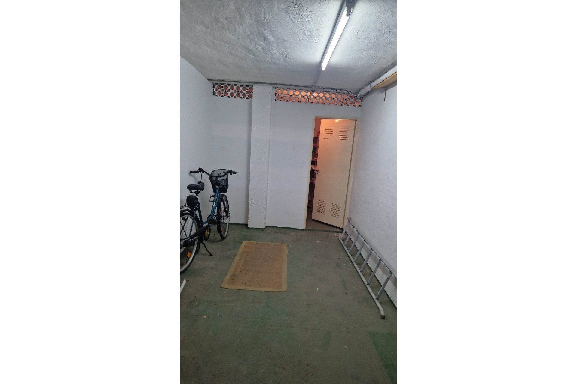 Resale - Garage -
Villamartin