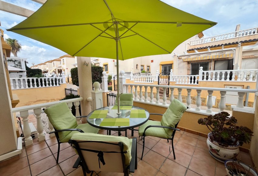 Resale - Quad House -
Villamartín - PAU 8