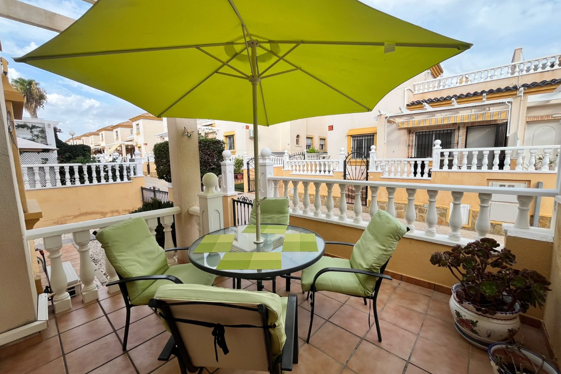 Resale - Quad House -
Villamartín - PAU 8