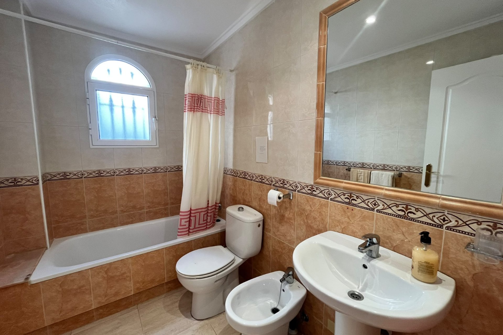 Resale - Quad House -
Villamartín - PAU 8