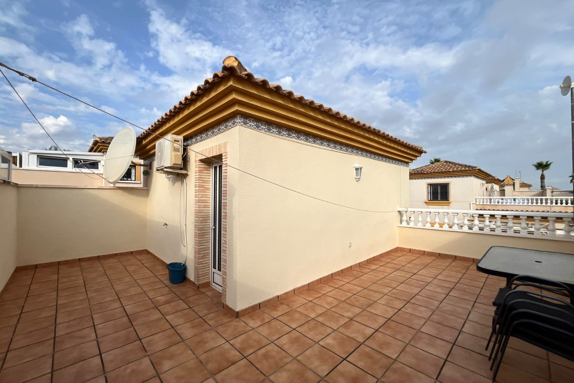 Resale - Quad House -
Villamartín - PAU 8