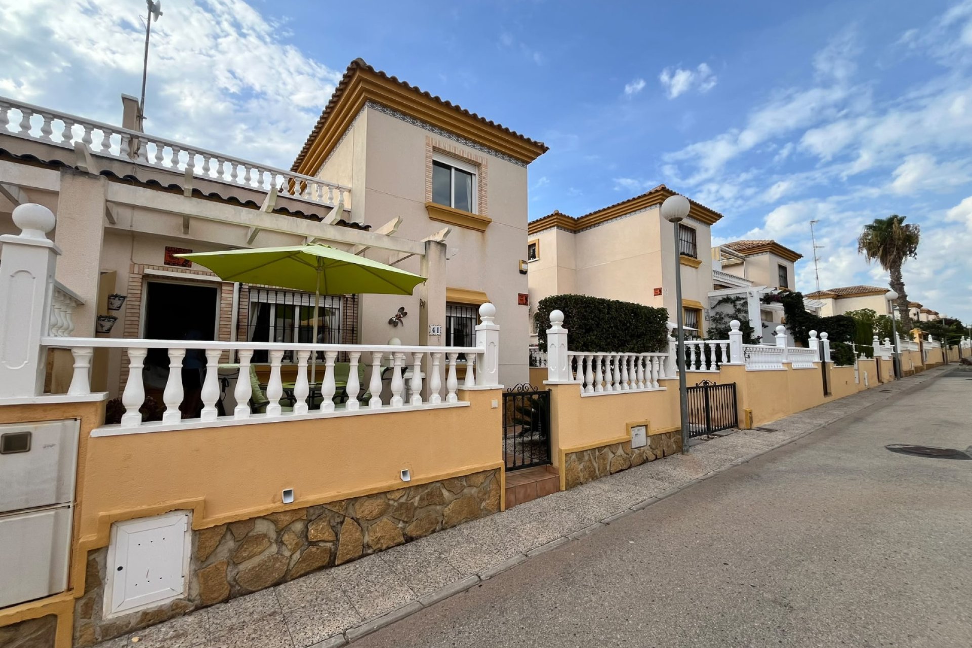 Resale - Quad House -
Villamartín - PAU 8