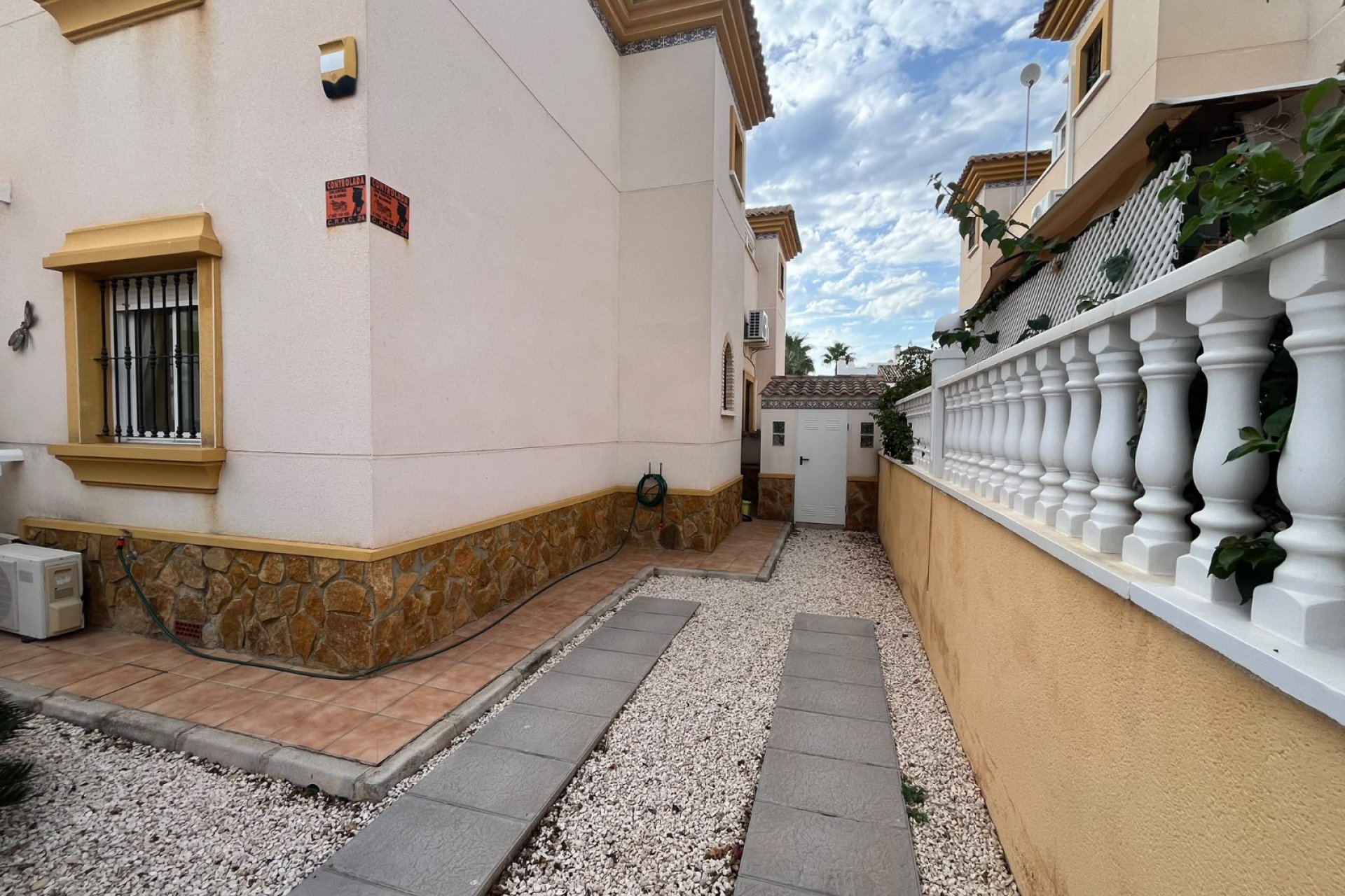 Resale - Quad House -
Villamartín - PAU 8