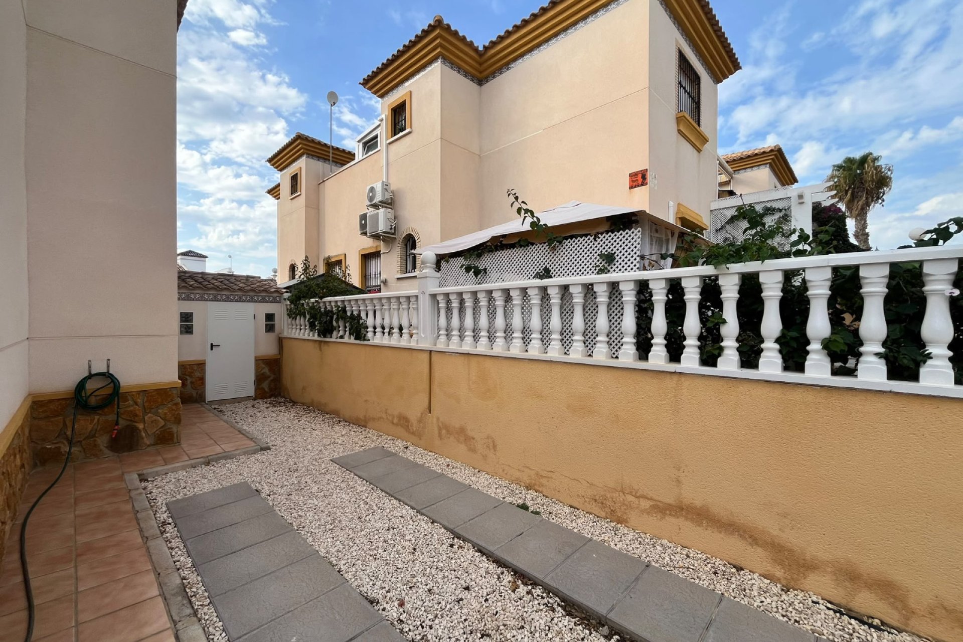 Resale - Quad House -
Villamartín - PAU 8