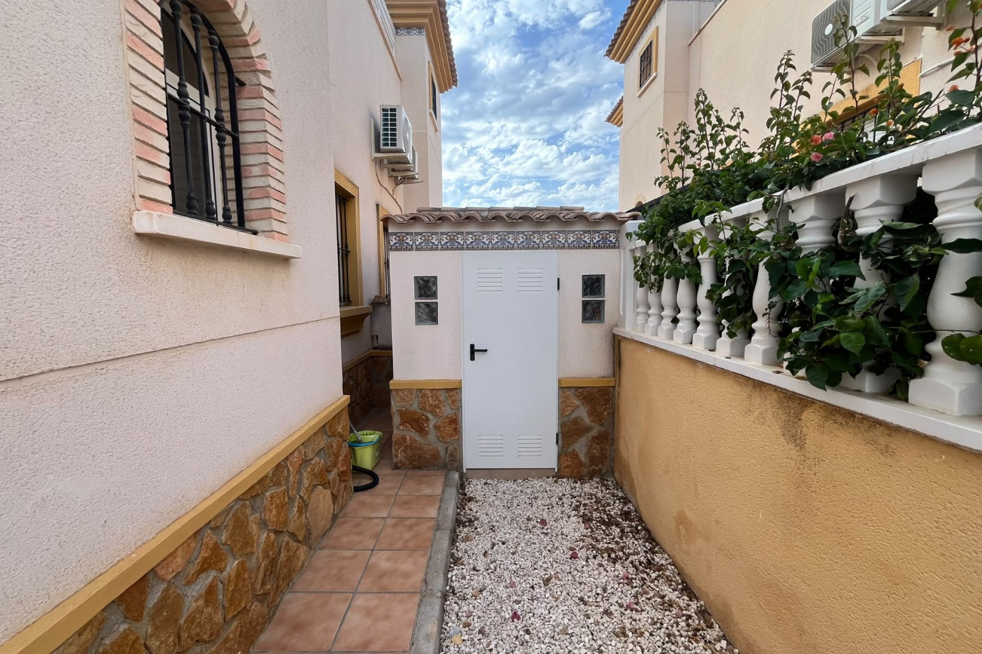 Resale - Quad House -
Villamartín - PAU 8