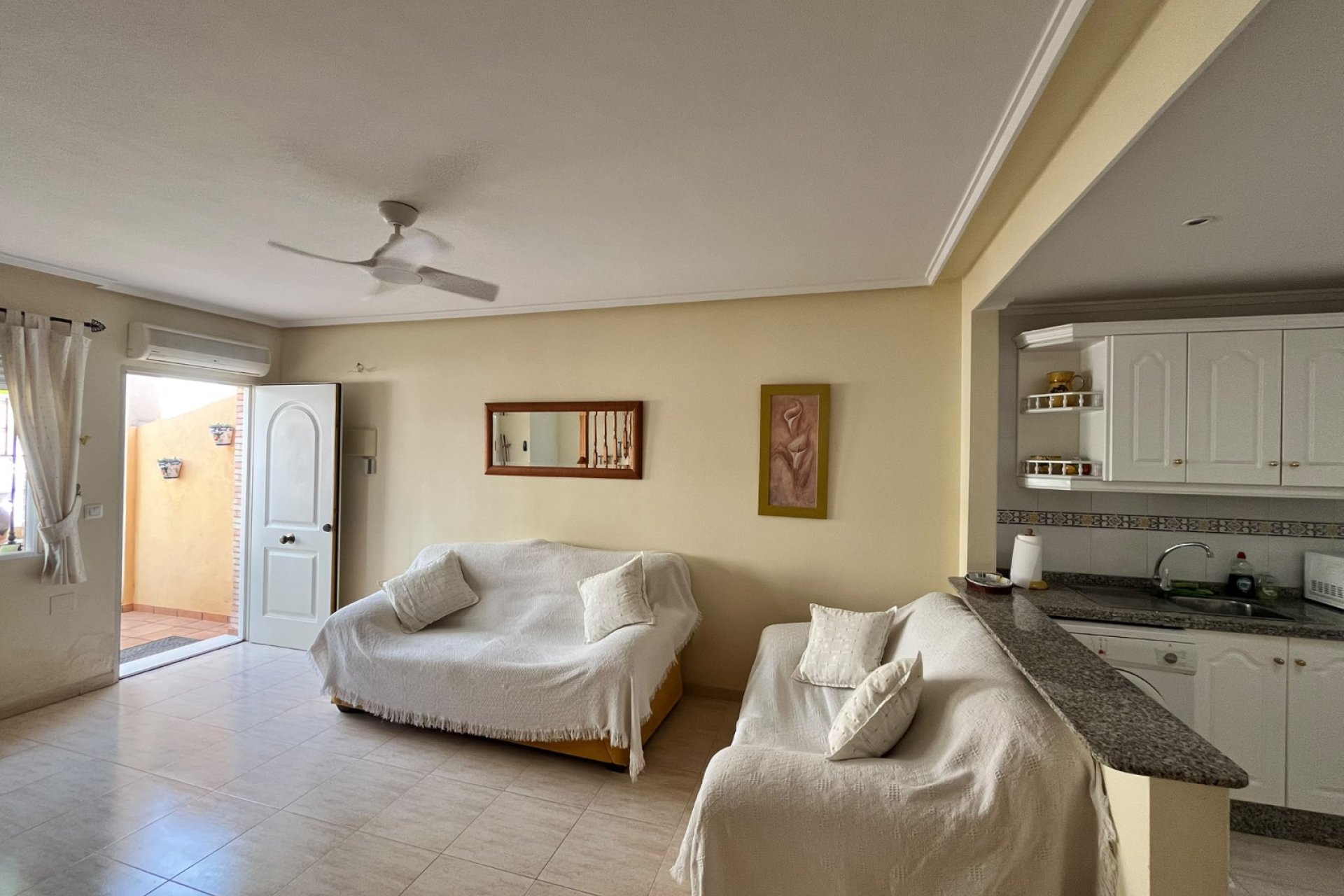 Resale - Quad House -
Villamartín - PAU 8