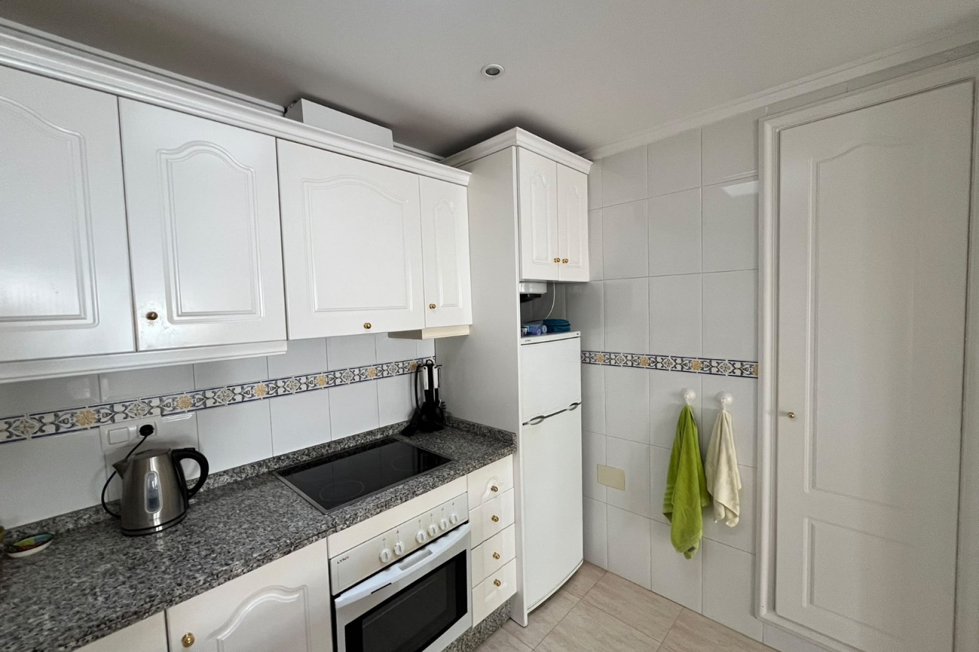 Resale - Quad House -
Villamartín - PAU 8