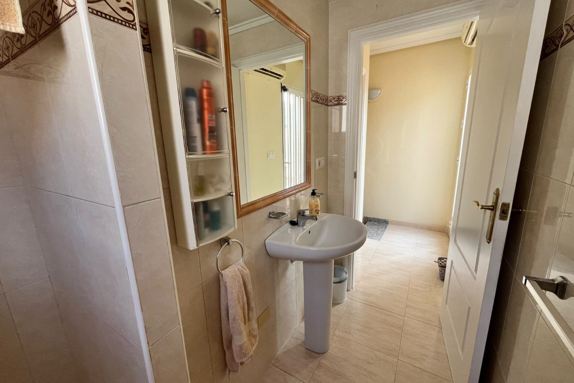 Resale - Quad House -
Villamartín - PAU 8