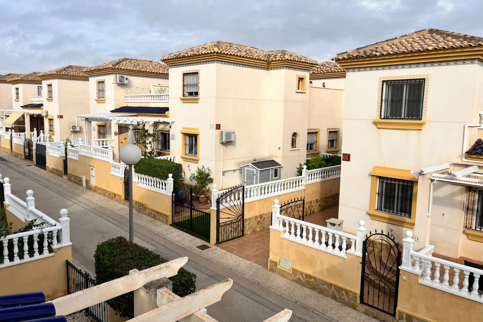 Resale - Quad House -
Villamartín - PAU 8