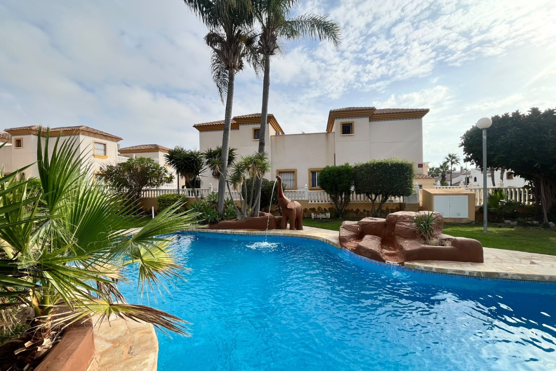 Resale - Quad House -
Villamartín - PAU 8