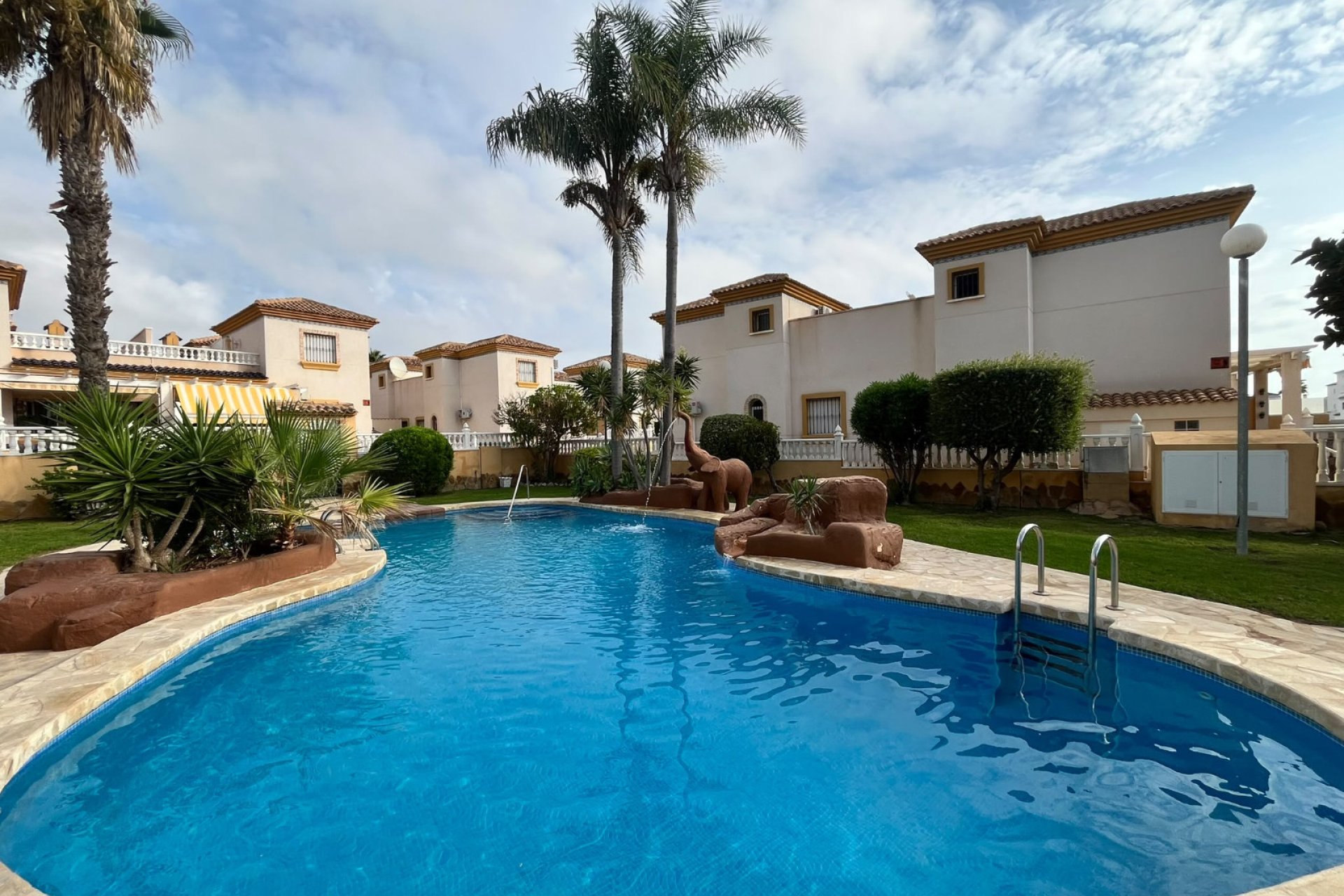 Resale - Quad House -
Villamartín - PAU 8