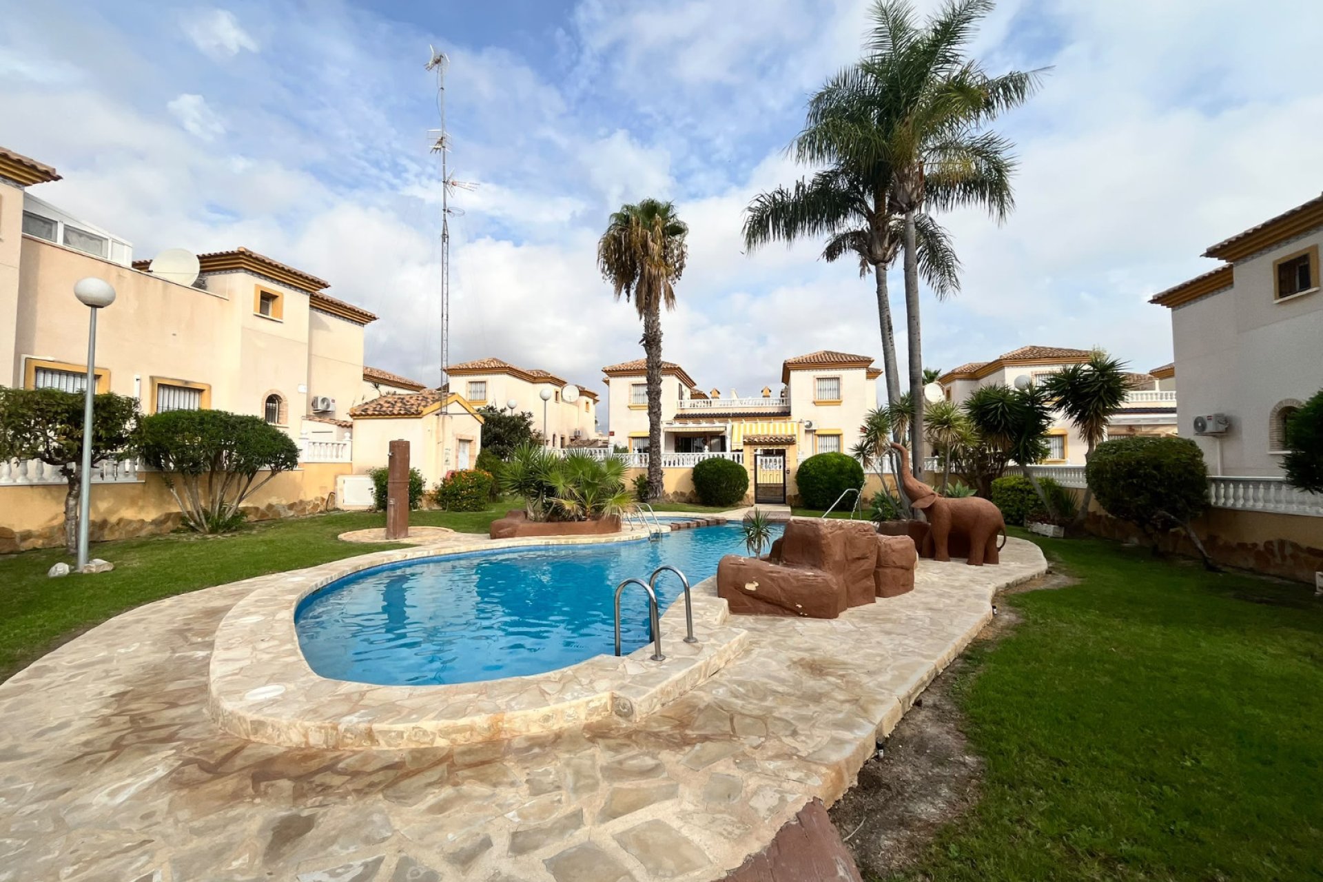 Resale - Quad House -
Villamartín - PAU 8